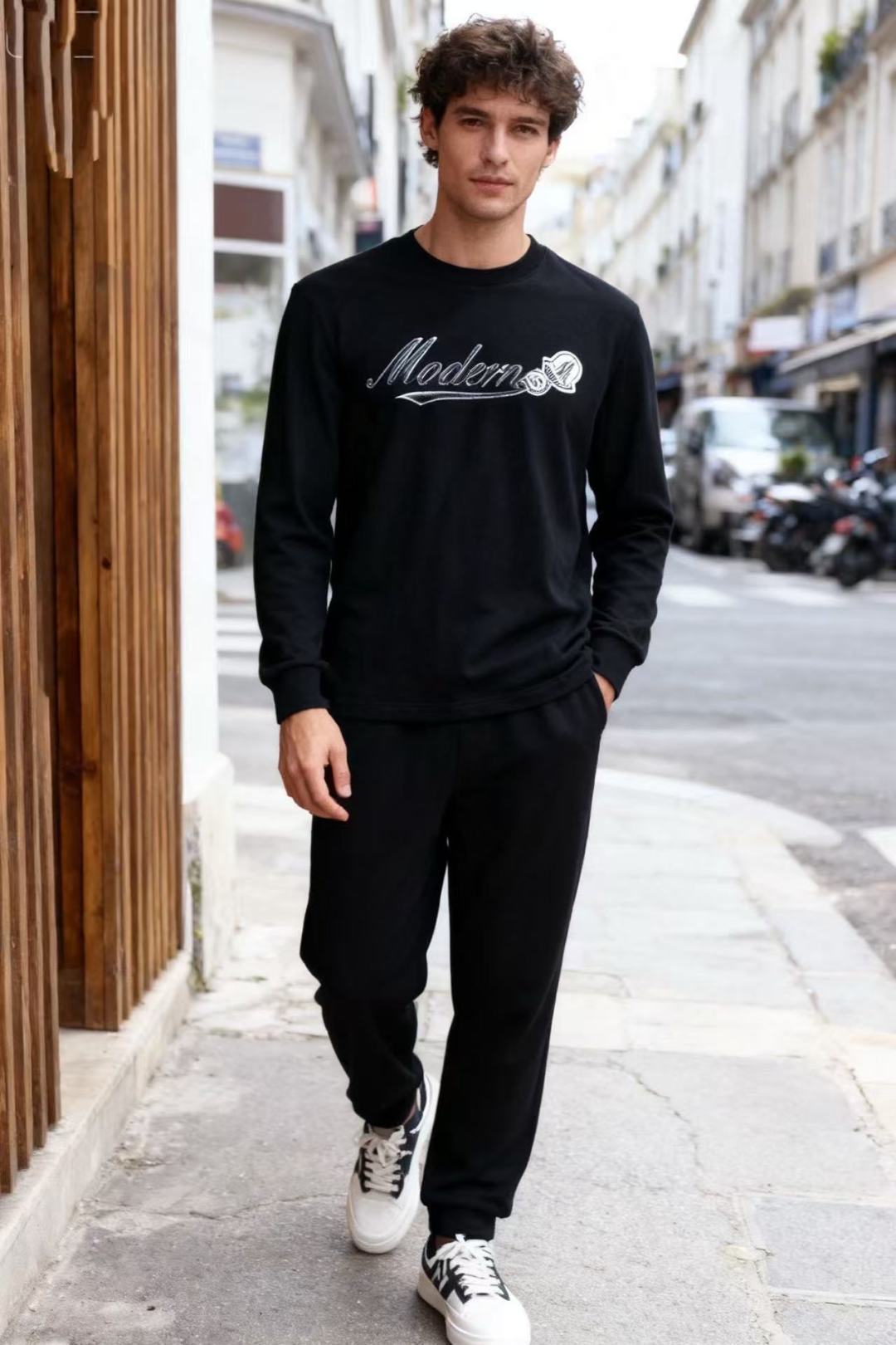 🔥蒙口/Mon*ler.25秋季新品男士长袖🆕经典圆领设计！奢华经典品牌定制LOGO搭配🔥面料采用舒适棉