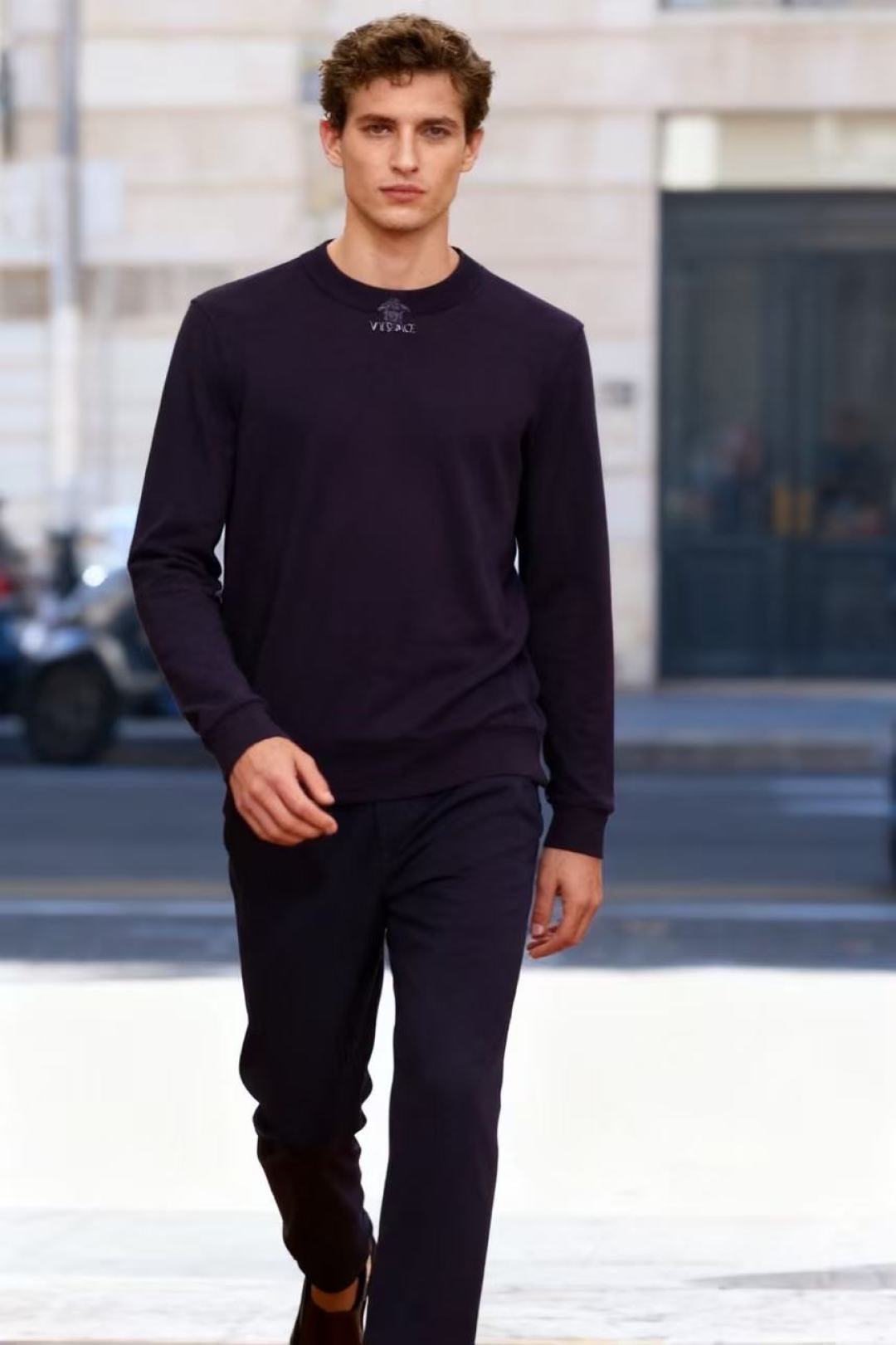 🔥范思泽/Vers*ce.2025秋季新品时尚男士圆领卫衣🔥奢华经典品牌美杜莎LOGO设计！绝对经得起时