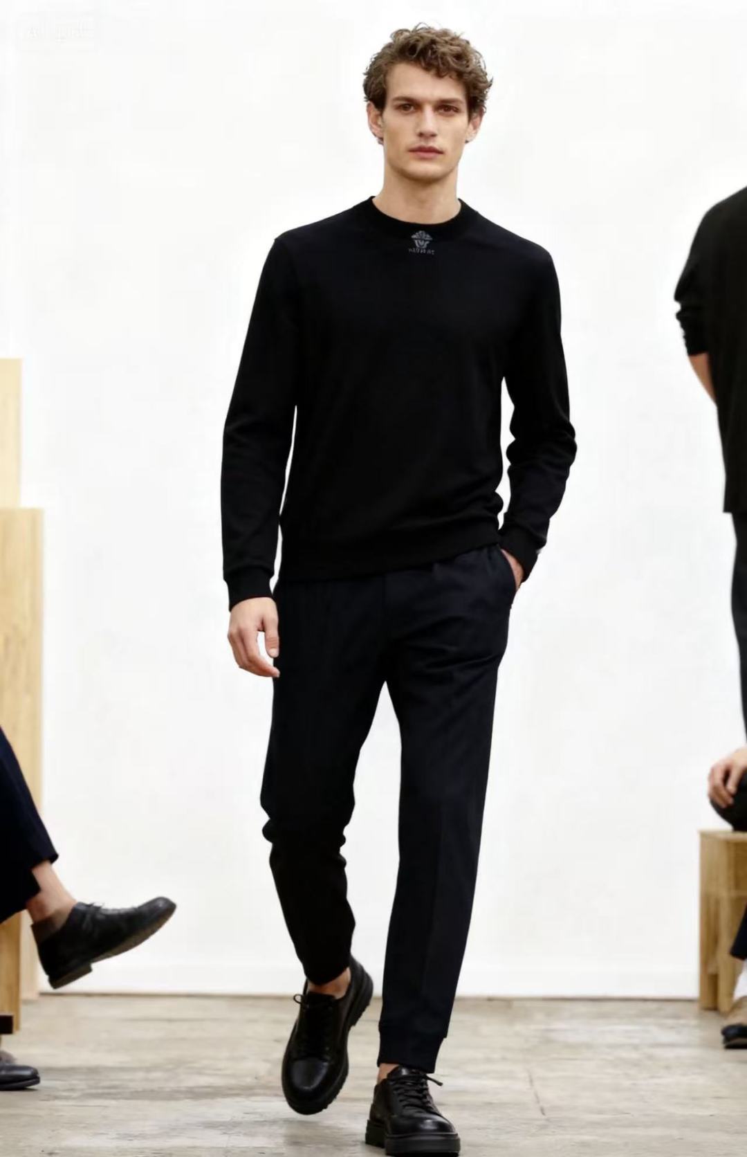 🔥范思泽/Vers*ce.2025秋季新品时尚男士圆领卫衣🔥奢华经典品牌美杜莎LOGO设计！绝对经得起时