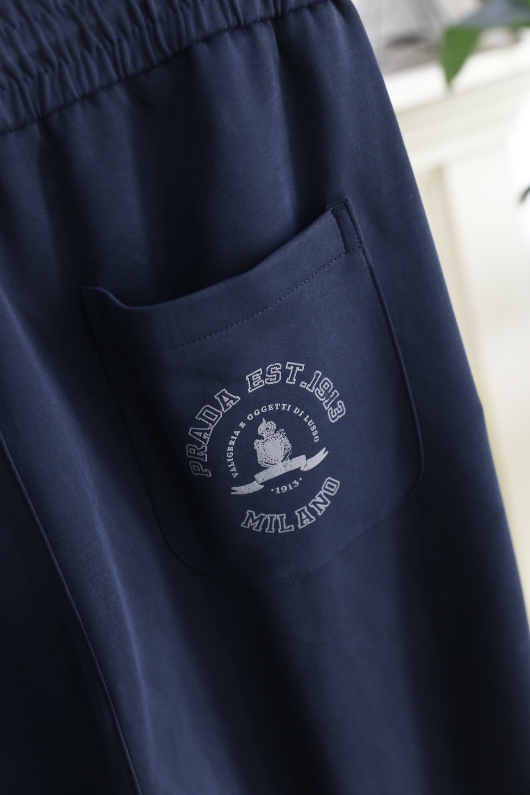 🔥lP🆕.26秋季时尚新品男士休闲裤!采用进口舒适透气面料,奢华品牌经典字母图案设计 上身随意舒服!松紧