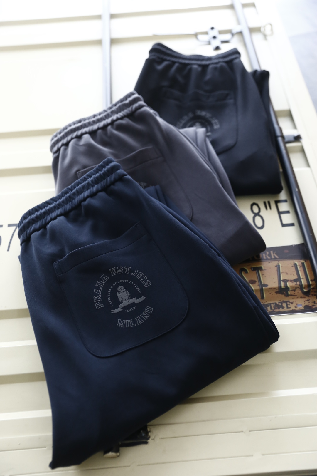 🔥普拉*/Pr*da.2026早秋新款男士休闲裤！采用进口舒适面料，奢华经典品牌三角标字母LOGO设计 