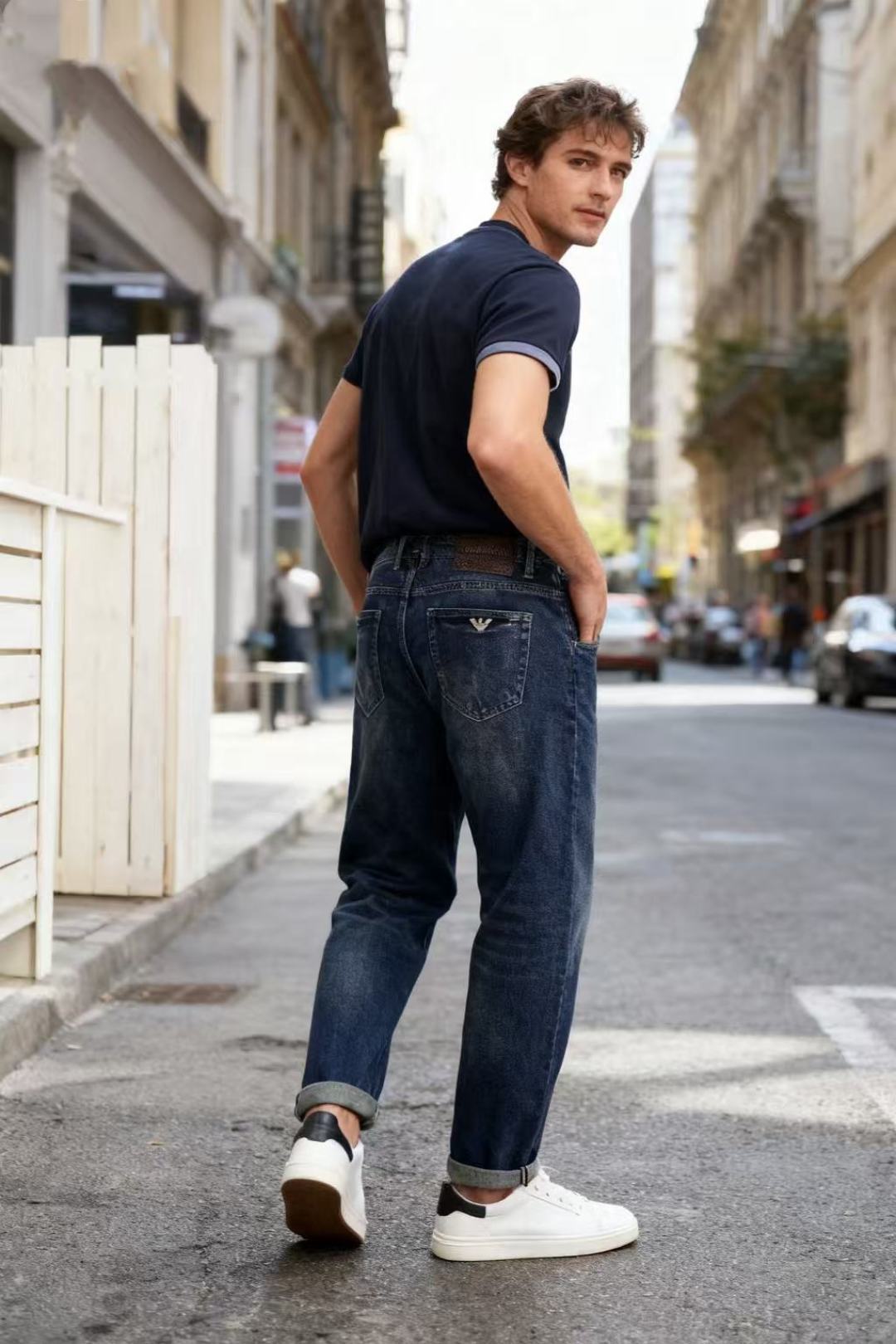 NO:545616,Armani/AJ. 26 autumn new fashion men's jeans are made of customer-supply washable stretch jeans!  The luxury classic letter logo highlights the brand's characteristics, and fashion trends have therefore become one of the biggest selling points and are extremely cost-effective. There is no confusion or trouble of color conflict. Such a rich high-end jeans are absolutely fashionable, casual and versatile!  A must-have for trendy men!  Counter size 29-40, shipped the next day!  ,armani,jeans,alexander wang19860909阿玛尼/AJ. 26秋季新品时尚男士牛仔裤采用客供水洗弹力牛仔裤！奢华经典字母Logo标志彰显品牌特征,时尚潮流因此已成为最大卖点之一而性价比又极高,没有颜色冲突的困惑或困扰,这么一款丰富内练高端牛仔裤,绝对时尚休闲百搭款！潮男必备！专柜尺码29-40,隔天出货！,,armani,jeans,alexander wang,Men's clothing