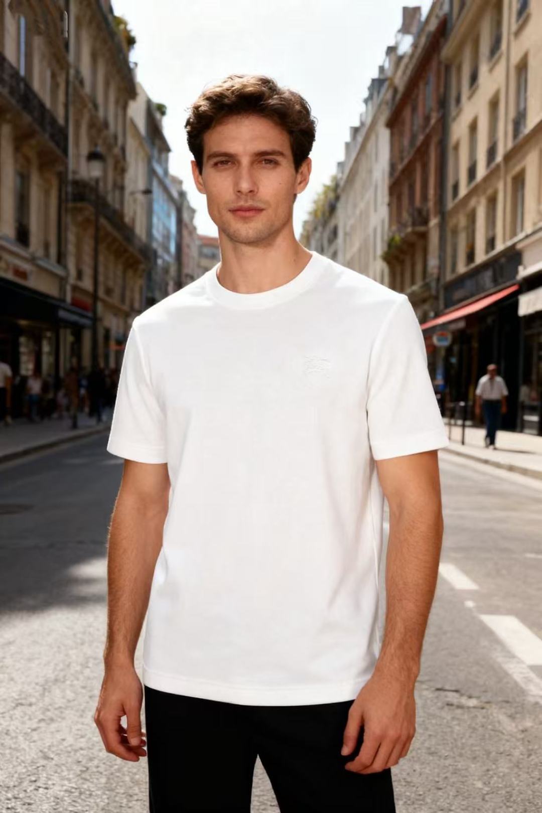 NO:564968,Burberry/Burb*rry. Autumn new short-sleeved men’s versatile short-sleeved style!  Brand war horse LOGO design on the chest!  Made of imported comfortable fabrics, a versatile tool that is indispensable in the wardrobe, a rare type on the market, soft and skin-friendly, luxurious classic custom design, self-recognizable, flaunting identity, both inside and outside. It combines warmth and comfort, has an excellent skin-friendly feel, and the color is everyday and good-looking, perfectly interpreting the temperament of an urban man!  !  A must-have for fall and winter!  Counter sizes are M-3XL, half a size too small!  Ships next day!  ,,burberry,burberry,T-shirt,alexander wang19860909巴宝丽/Burb*rry. 秋季新品短袖男士百搭款短袖！胸前品牌战马LOGO设计！采用进口舒适面料衣橱里不可或缺的百搭利器,市面罕见类型,柔软亲肤,奢华经典定制设计 自带辨识度 标榜身份,内外兼修 集保暖与舒适于一身,亲肤感极佳,配色日常又好看,完美诠释都市型男气质！！秋冬必备！ 专柜尺码M-3XL,偏小半码！隔天出货！,,burberry,burberry,T-shirt,alexander wang,Men's clothing