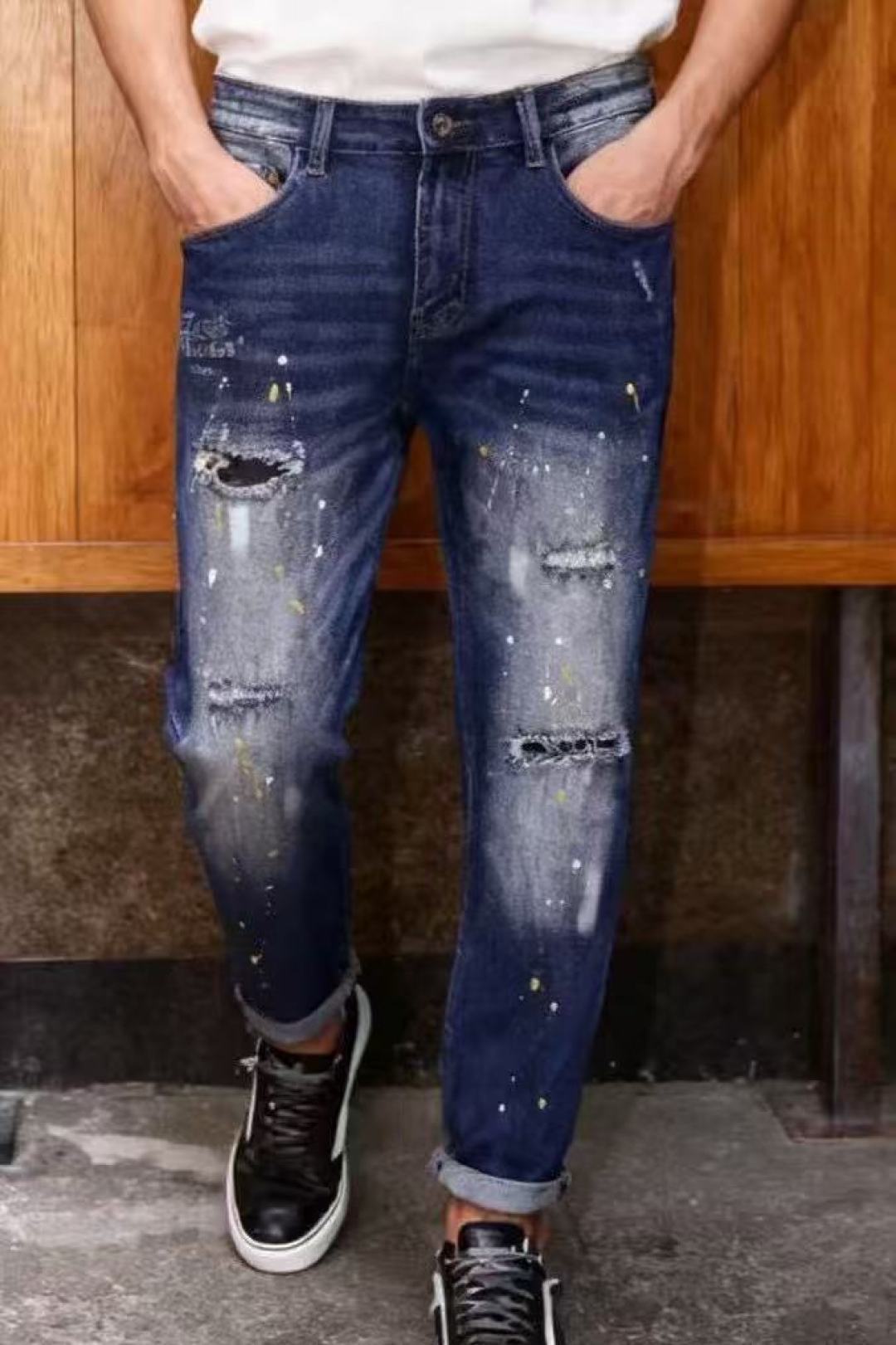 NO:564976,Louis Vuit*/Louis Vuit*on. Fashionable men's ripped jeans are made of customer-washable stretch jeans!  The luxury classic brand letter logo highlights the brand characteristics. The fashion trend has become one of the biggest selling points and the price-performance ratio is extremely high. There is no confusion or trouble about color conflict. Such a rich and sophisticated high-end jeans are absolutely fashionable, casual and versatile!  A must-have for trendy men!  Counter sizes are 29-38, not 35/37!  Ships next day!  ,,louis vuitton,louis vuitton,jeans,alexander wang19860909路易威*/Louis Vuit*on. 时尚男士破洞牛仔裤采用客供水洗弹力牛仔裤！奢华经典品牌字母Logo标志彰显品牌特征,时尚潮流因此已成为最大卖点之一而性价比又极高,没有颜色冲突的困惑或困扰,这么一款丰富内练高端牛仔裤,绝对时尚休闲百搭款！潮男必备！专柜尺码29-38,没35/37！隔天出货！,,louis vuitton,louis vuitton,jeans,alexander wang,Men's clothing