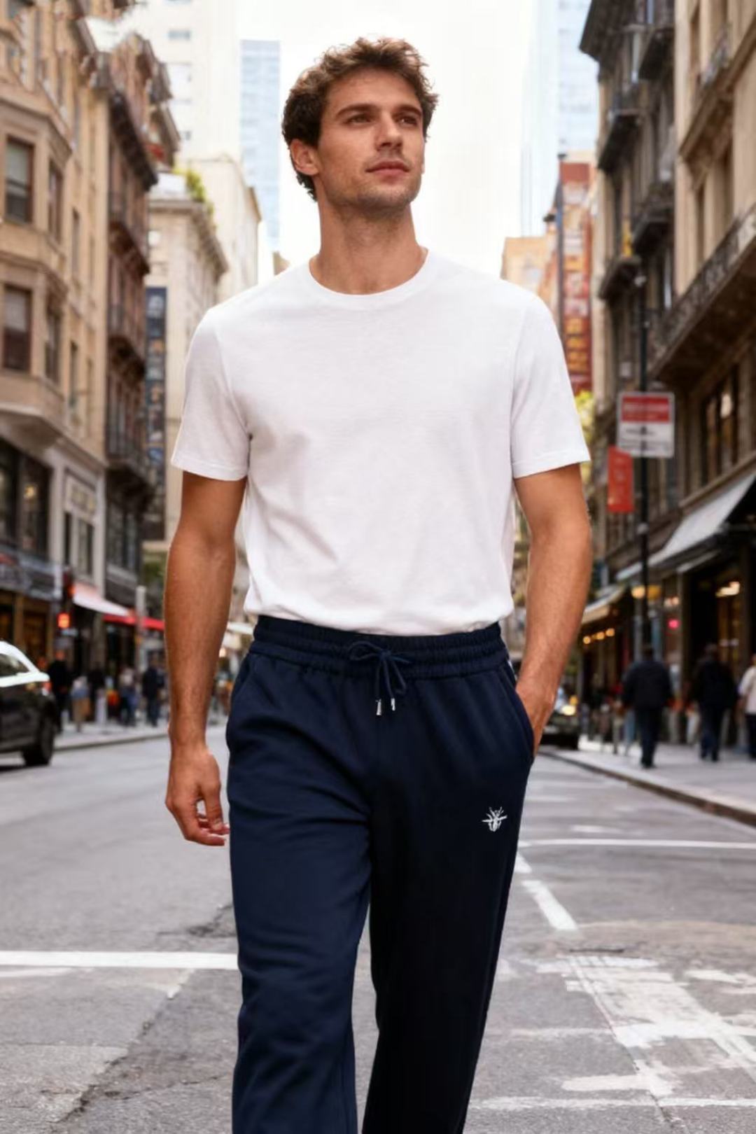 NO:567302,Dior/Christian D*or. 25 new autumn fashion men’s casual pants!  Made of imported comfortable cotton fabric, luxury brand classic LOGO design, the upper body is casual and comfortable!  The elastic waist is casual and non-restrictive!  The same product from overseas European counters, the upper body is fashionable and sporty, very low-key without losing the luxurious taste!  The stitching is meticulous and strong!  Perfect three-dimensional tailoring, highly recommended to purchase!  Counter sizes S-4XL, shipped the next day!  ,,dior,alexander wang19860909迪奥/Christian D*or. 25秋季时尚新品男士休闲裤！采用进口舒适棉面料,奢华品牌经典LOGO设计 上身随意舒服！松紧腰休闲搭配无束缚感！海外欧洲专柜同品,上身时尚运动显时尚,很低调且不失奢华品味！车工缝线细致而强悍！完美立体剪裁,强烈推荐购入货色！专柜尺码S-4XL,隔天出货！,,dior,alexander wang,Men's clothing