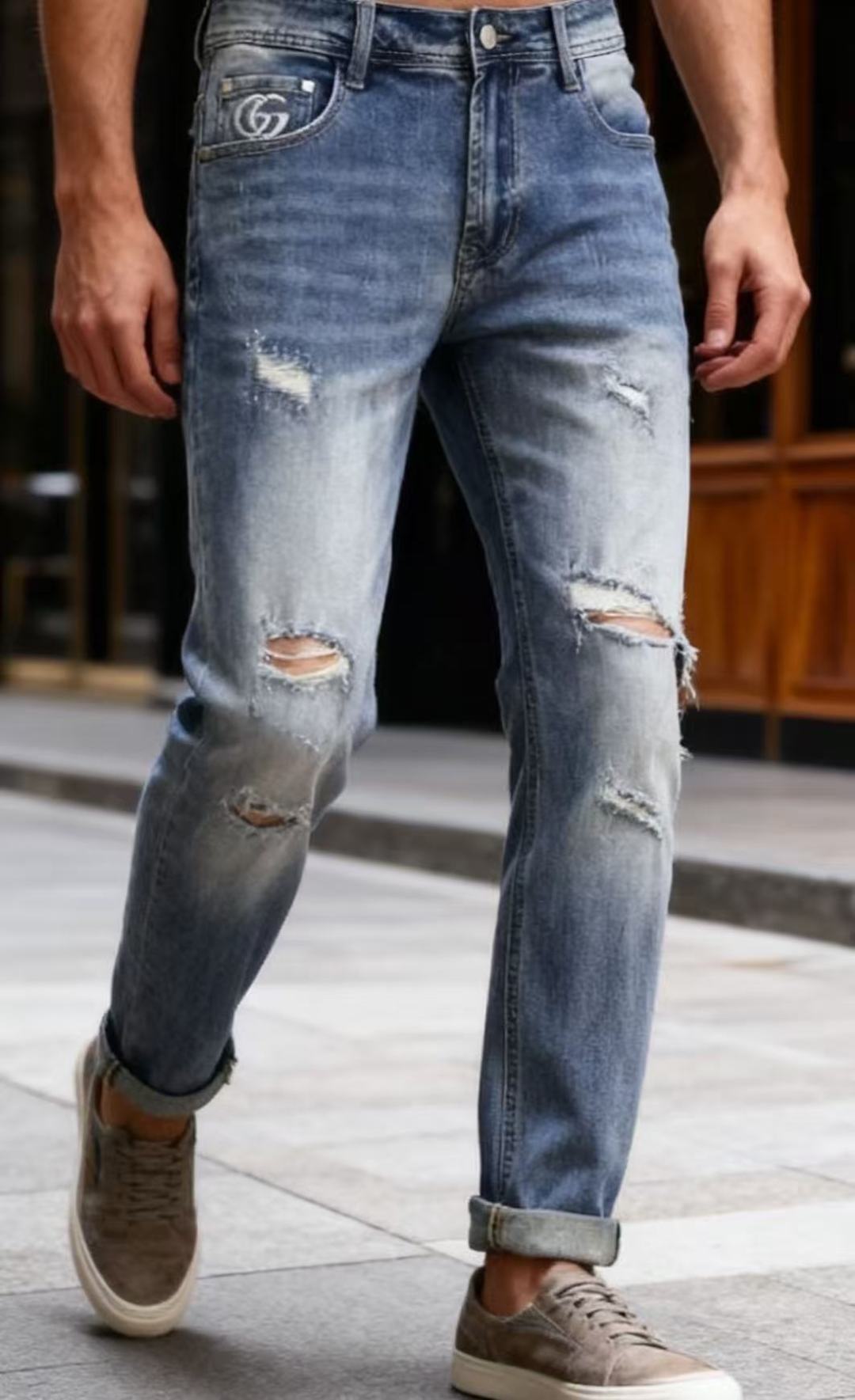 NO:567259,Gucci/Gu*ci. Original high-end men's ripped jeans for autumn 25!  Luxurious classic brand letter LOGO accessories. The best-selling item in the counter. It is very comfortable to wear. It is low-key yet luxurious. It looks very classy when worn. There is no need to say much about the trousers style and tailoring. The upper body is exquisite and high-end, with first-class and top-quality materials. The real denim is made of high-end top-quality washed denim fabrics. The quality is outstanding. After heavy washing, the pants are very soft!  Don't be picky, the upper body is absolutely stylish and extremely luxurious. Counter sizes are 29-38, no 35/37!  Ships next day!  ,,gucci,jeans,alexander wang19860909古驰/Gu*ci. 25秋季原单高端男士破洞牛仔裤！奢华经典品牌字母LOGO配饰 专柜热销款 身穿着非常舒适 低调不失奢华 穿出去非常有档次 裤型款式和裁剪亦无需多言 上身精致跃然高档一等一顶级质料 真正殿堂级的牛仔布选用 高档顶级洗水牛仔面料,品质卓然,经过重水洗使得裤子很柔软！不挑人 上身绝对的有型 极度奢华. 专柜尺码 29-38,无35/37！隔天出货！,,gucci,jeans,alexander wang,Men's clothing