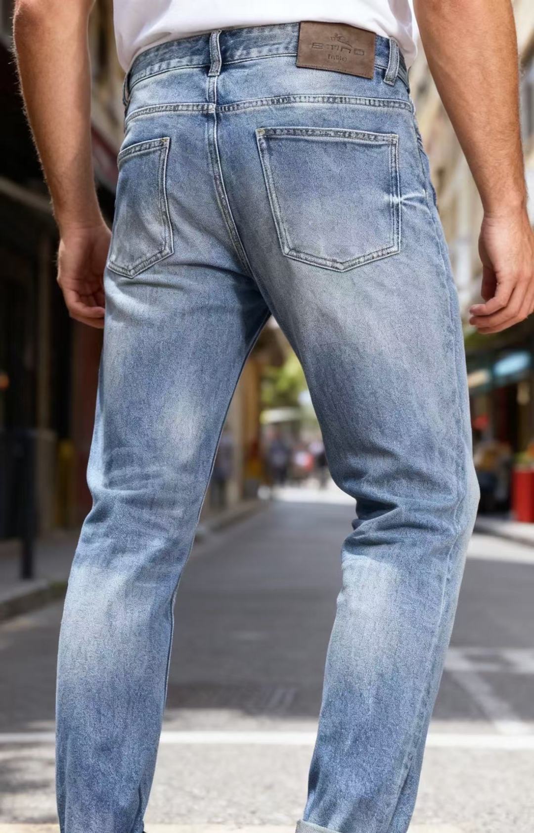 NO:613168,Ai Chuo. 25 new autumn fashion men's original high-end blue jeans!  Luxurious and classic brand letter LOGO accessories. Very comfortable to wear. Low-key yet luxurious. Very classy to wear. Needless to say the style and tailoring of the pants. The upper body is exquisite and high-end, made of top-quality materials. The real denim is made of high-end top-quality washed denim fabrics. The quality is outstanding. After heavy washing, the pants are very soft!  Don't be picky, the upper body is absolutely stylish and extremely luxurious. The counter sizes are 30-38, and 35 is available!  Ships next day!  ,,jeans,alexander wang19860909艾绰. 25秋季新款时尚男士原单高端蓝色牛仔裤！奢华经典品牌字母LOGO配饰 身穿着非常舒适 低调不失奢华 穿出去非常有档次 裤型款式和裁剪亦无需多言 上身精致跃然高档一等一顶级质料 真正殿堂级的牛仔布选用 高档顶级洗水牛仔面料,品质卓然,经过重水洗使得裤子很柔软！不挑人 上身绝对的有型 极度奢华. 专柜尺码30-38,有35！隔天出货！,,jeans,alexander wang,Men's clothing