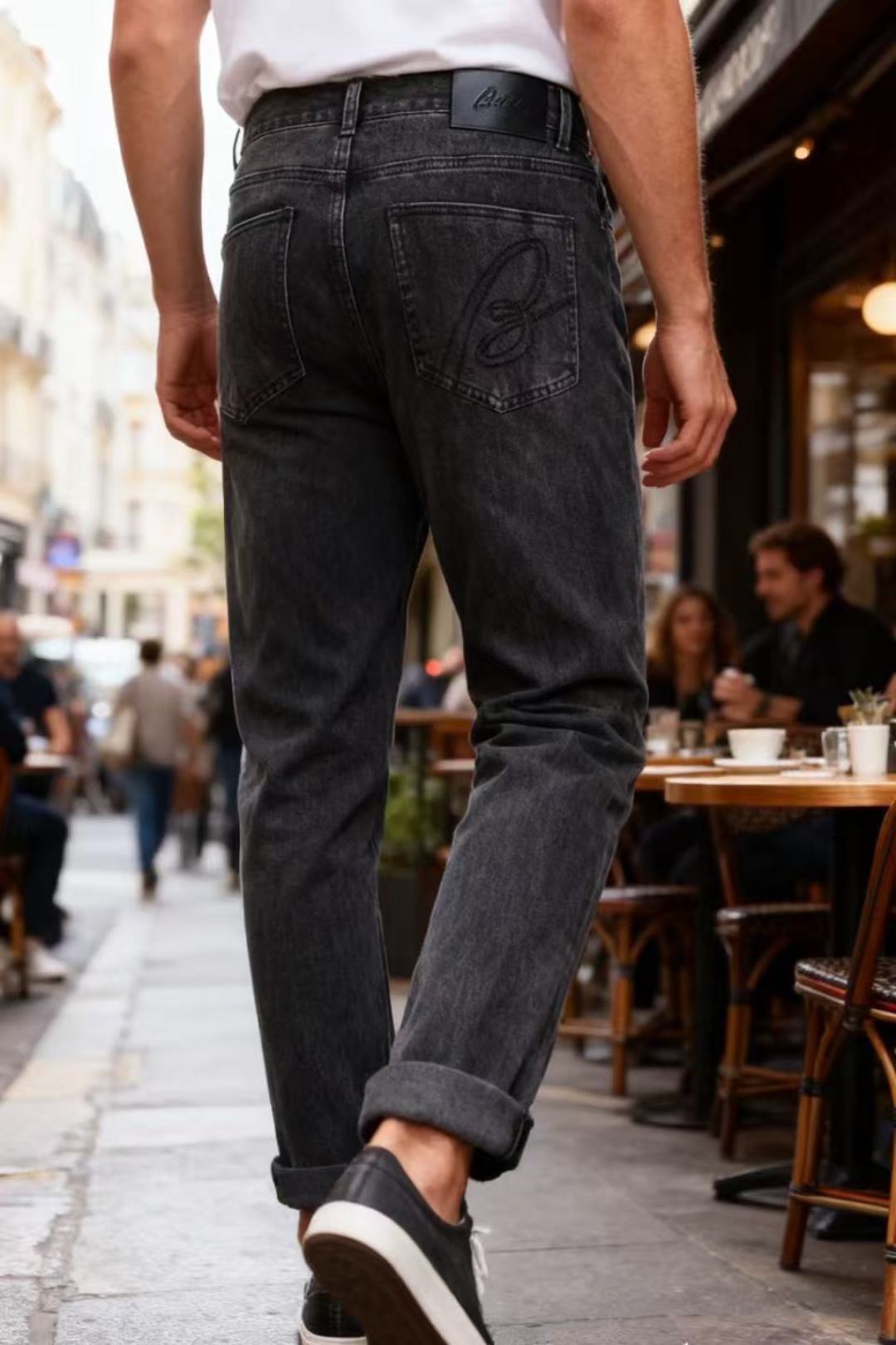 NO:596188,Bruti. New products for fall 2025!  Fashionable men's all-match dark gray washed jeans are made of distressed white denim fabric. They have a slim fit and rolled hems. The back pockets of the pants are decorated with brand LOGO patterns and exquisite stitching technology. They not only retain the casual texture of the denim items, but also highlight the recognition of the luxury brand through the iconic logo. The style has both daily adaptability and light luxury design!  Sizes 30-38, 35 available!  Ships next day!  ,,jeans,alexander wang19860909布鲁提. 2025秋季新品！时尚男士百搭深灰色水洗牛仔裤,整体采用做旧磨白的牛仔面料,版型修身且裤脚带有卷边设计；裤子后侧口袋处装饰有品牌LOGO图案,搭配精致的缝线工艺,既保留了牛仔单品的休闲质感,又通过标志性标识凸显了奢侈品牌的辨识度,风格兼具日常适配性与轻奢设计感！尺码30-38,有35！隔天出货！,,jeans,alexander wang,Men's clothing