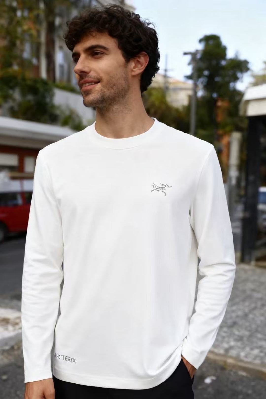 NO:596621,Archaeopteryx/archaeopteryx. New products for fall!  Fashionable men's long-sleeved base layer shirt!  Made of comfortable modal cotton fabric, the texture is smooth and smooth, and the style is simple and versatile!  Classic brand LOGO design on the chest!  It can be used as a basic inner layer, matched with a jacket, or worn alone to show a simple style. It is suitable for daily commuting, leisure travel and other scenarios. It is a practical basic item in men's wardrobe. Sizes M-4XL, shipped the next day!  ,arc'teryx,jackets & coats,alexander wang19860909始祖鸟/archaeopteryx. 秋季新品！时尚男士长袖打底衫！采用舒适莫代尔棉面料质感平整顺滑,风格偏向简约百搭！胸前经典品牌LOGO设计！可作为基础内搭,搭配外套、也可单穿展现简约风格,适用于日常通勤、休闲出行等多种场景,是男士衣橱中实用的基础单品.尺码M-4XL,隔天出货！,arc'teryx,jackets & coats,alexander wang,Men's clothing