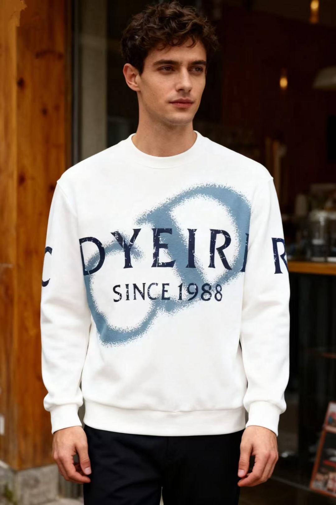 NO:596603,Dior/Christian Di*r. New autumn fashionable men’s round neck long-sleeved sweatshirt!  The luxury classic brand's customized LOGO is matched with high-end comfortable modal cotton fabric, which is comfortable and warm, can be anti-static, feels comfortable and smooth, and the details are full of high-end. The shape is super crisp and stylish, a versatile item for street sports, the upper body is low-key yet luxurious, a must-have for trendy men!  Counter sizes M-3XL, shipped the next day!  ,,dior,hoodie,sweatshirts,alexander wang19860909迪奥/Christian Di*r. 秋季新品时尚男士圆领长袖卫衣！奢华经典品牌定制LOGO搭配采用高档舒适莫代尔棉面料,舒适保暖极佳 可防静电手感舒适顺滑 ,细节之处尽显高级,版型超赞挺括有型 ,街头运动百搭单品,上身低调而不失奢华,潮男必备款！专柜尺码M-3XL,隔天出货！,,dior,hoodie,sweatshirts,alexander wang,Men's clothing