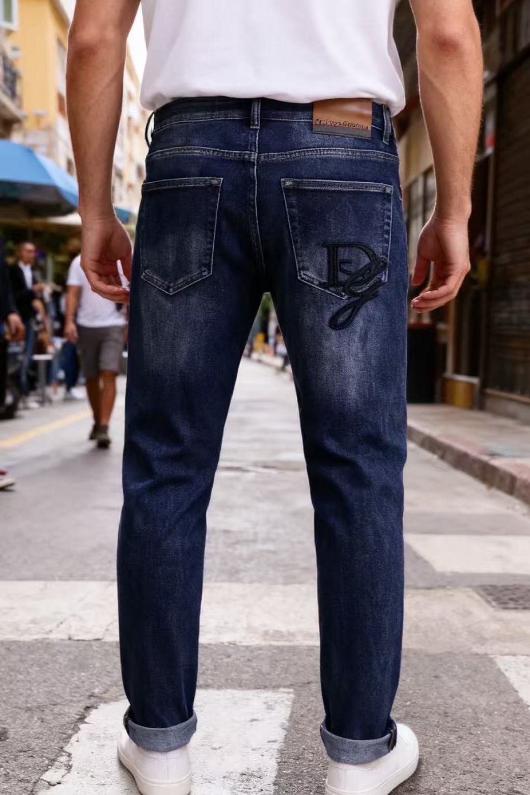 NO:596593,Dolce & Gabbana/D&G. 25 new autumn fashionable men’s jeans are made of customer-washable stretch jeans!  Luxurious classic brand letter logo design!  Therefore, the fashion trend has become one of the biggest selling points and the price-performance ratio is extremely high. There is no confusion or trouble about color conflict. Such a high-end jeans with rich inner fabrics are absolutely fashionable, casual and versatile!  A must-have for trendy men!  Counter sizes are 29-38, no 35/37!  Ships next day!  ,,Dolce&Gabbana,Dolce&Gabbana,jeans,alexander wang19860909杜嘉班纳/D&G. 25秋季新品时尚男士牛仔裤采用客供水洗弹力牛仔裤！奢华经典品牌字母Logo设计！时尚潮流因此已成为最大卖点之一而性价比又极高,没有颜色冲突的困惑或困扰,这么一款丰富内练高端牛仔裤,绝对时尚休闲百搭款！潮男必备！专柜尺码29-38,无35/37！隔天出货！,,Dolce&Gabbana,Dolce&Gabbana,jeans,alexander wang,Men's clothing