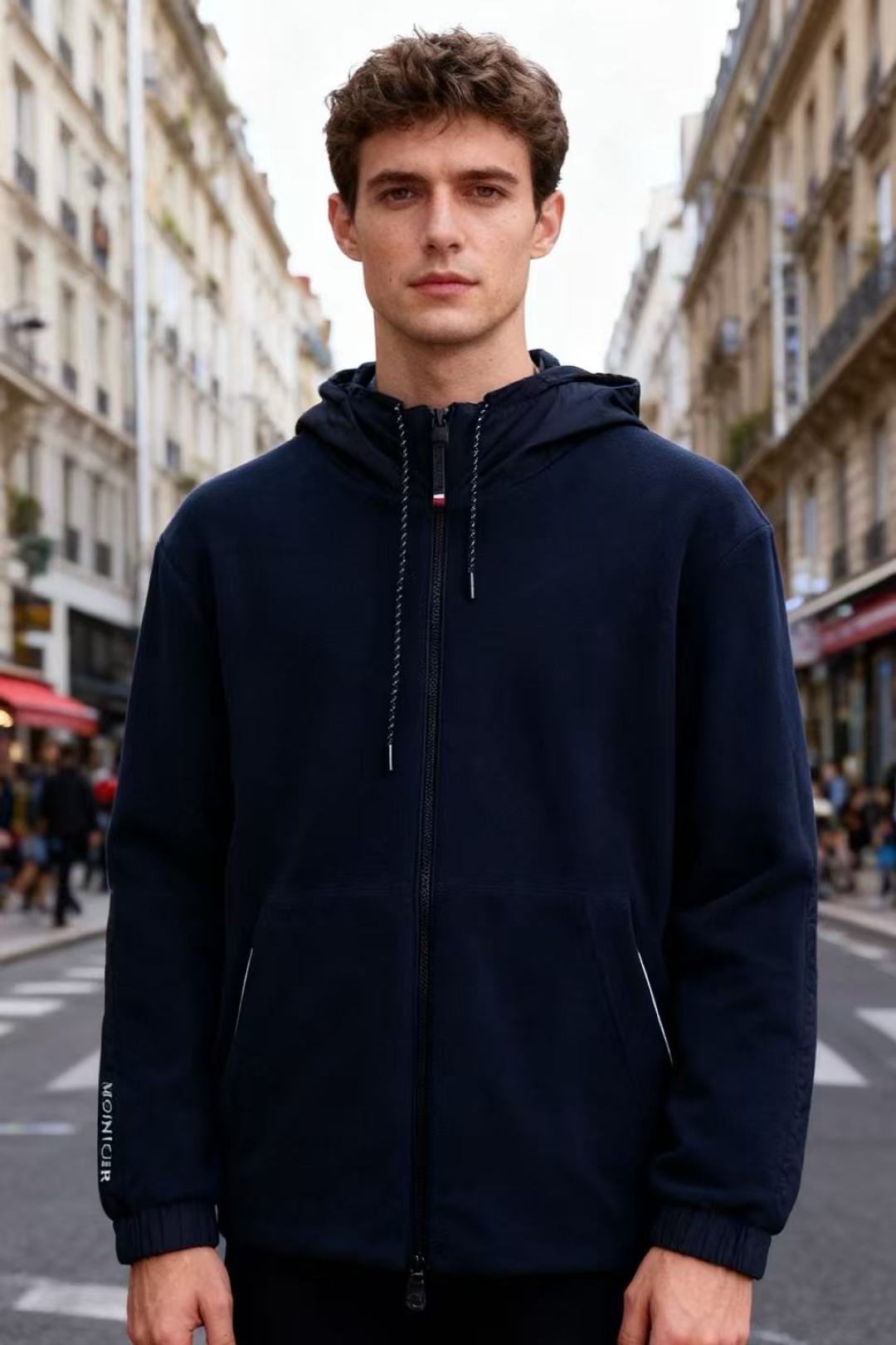 NO:599962,Moncler. 25 new autumn and winter products!  Stylish men's jacket, warm and stylish, nylon spliced ​​polar fleece co-branded casual jacket!  Casual hooded style. All hardware and accessories are in order. It is very practical in autumn and winter. Zipper fly. Pockets on both sides. Detailed splicing nylon design. Fitted tailoring. The fabric is made of customer-supplied polar fleece. High density. Comfortable upper body. Warm. Soft feel. High density and good stiffness. Simple yet bright!  Counter sizes 48-56, shipped the next day!  ,,Moncler,jackets & coats,jackets & coats,hats,alexander wang19860909蒙口/Moncler. 25秋冬新品！时尚男士夹克保暖有型 尼龙拼接摇粒绒联名款休闲外套！休闲连帽款 五金辅料全品相订单,秋冬季实穿性很高的一款 拉链门襟 两侧插袋 细节拼接尼龙的设计 合体的剪裁 面料采用客供摇粒绒 密度高 上身舒适 保暖 手感柔软 密度高有很好的挺括感 简约而不失亮点的一款！专柜尺码48-56,隔天出货！,,Moncler,jackets & coats,jackets & coats,hats,alexander wang,Men's clothing