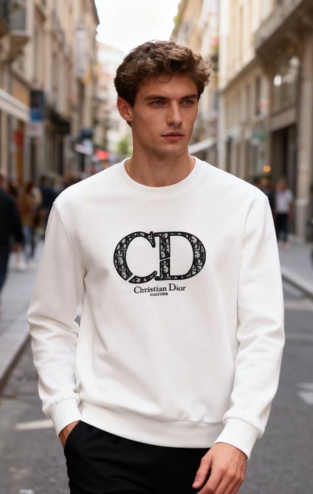NO:598665,Di*r/Dior. 2025 new autumn fashion men’s versatile round neck sweatshirt, made of comfortable and warm fabrics!  The chest is decorated with the brand's iconic 'CD' logo (the interior is filled with classic pattern elements), and the brand's original letter LOGO is paired below. The overall design is simple and advanced. It not only retains the daily practicality of the basic model, but also highlights the light luxury texture through the brand logo. The style is suitable for wearing in many scenes!  Sizes 48-56, shipped next day!  ,,dior,hoodie,sweatshirts,alexander wang19860909Di*r/迪奥. 2025秋季新品时尚男士百搭圆领卫衣,采用舒适保暖面料！胸前装饰着品牌标志性的“CD”标识（内部填充经典图案元素）,下方搭配品牌原版字母LOGO整体设计简约高级,既保留了基础款的日常实穿性,又通过品牌标识凸显了轻奢质感,风格适配多场景穿搭！尺码48-56,隔天出货！,,dior,hoodie,sweatshirts,alexander wang,Men's clothing