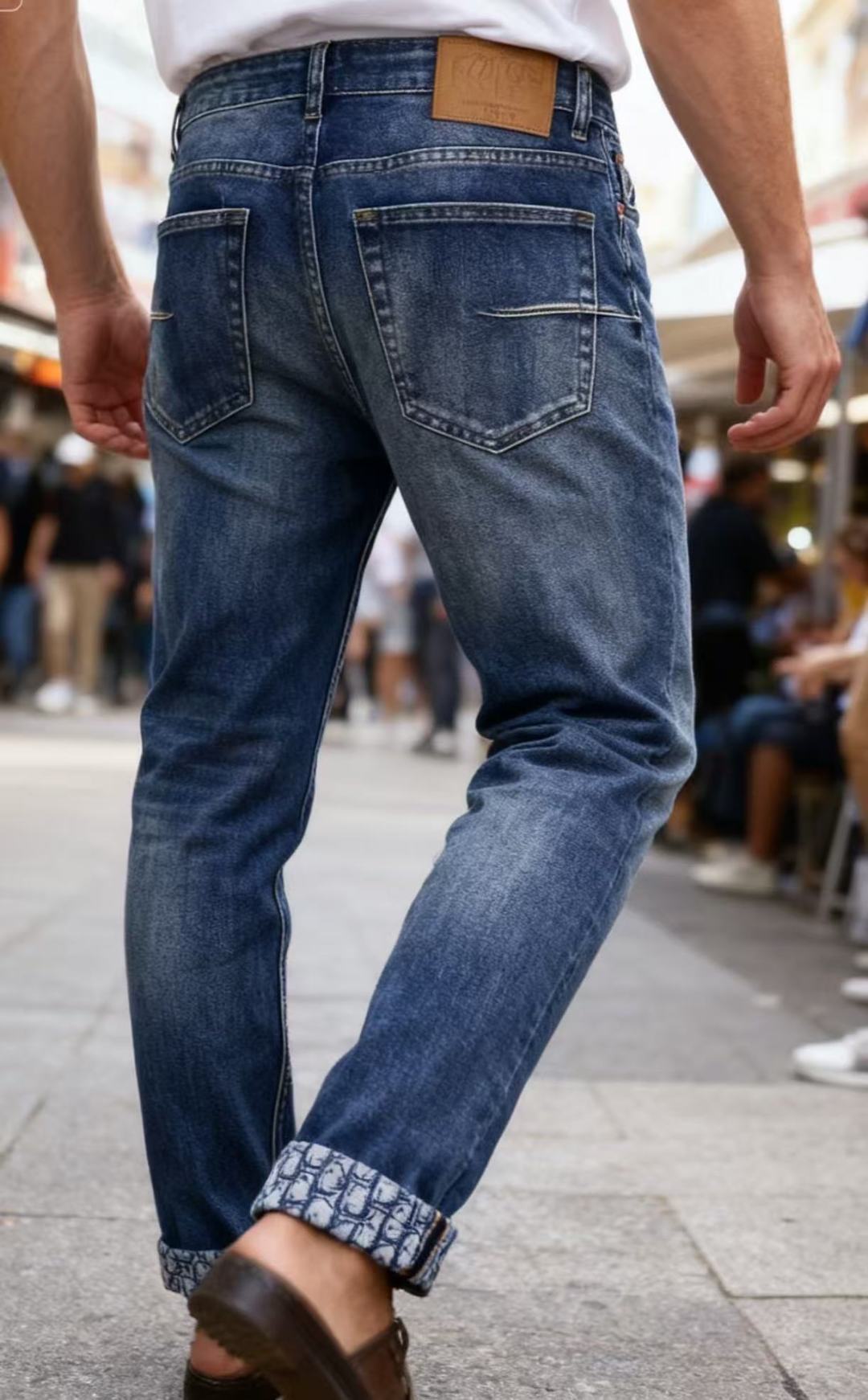 NO:598664,Dior/Christian D*or. 25 new autumn fashionable men's jeans are made of customer-washable stretch jeans!  Luxurious classic brand letter logo design!  Therefore, the fashion trend has become one of the biggest selling points and the price-performance ratio is extremely high. There is no confusion or trouble about color conflict. Such a high-end jeans with rich inner fabrics are absolutely fashionable, casual and versatile!  A must-have for trendy men!  Counter sizes are 29-38, no 35/37!  Ships next day!  ,,dior,jeans,alexander wang19860909迪奥/Christian D*or. 25秋季新品时尚男士牛仔裤采用客供水洗弹力牛仔裤！奢华经典品牌字母Logo设计！时尚潮流因此已成为最大卖点之一而性价比又极高,没有颜色冲突的困惑或困扰,这么一款丰富内练高端牛仔裤,绝对时尚休闲百搭款！潮男必备！专柜尺码29-38,无35/37！隔天出货！,,dior,jeans,alexander wang,Men's clothing