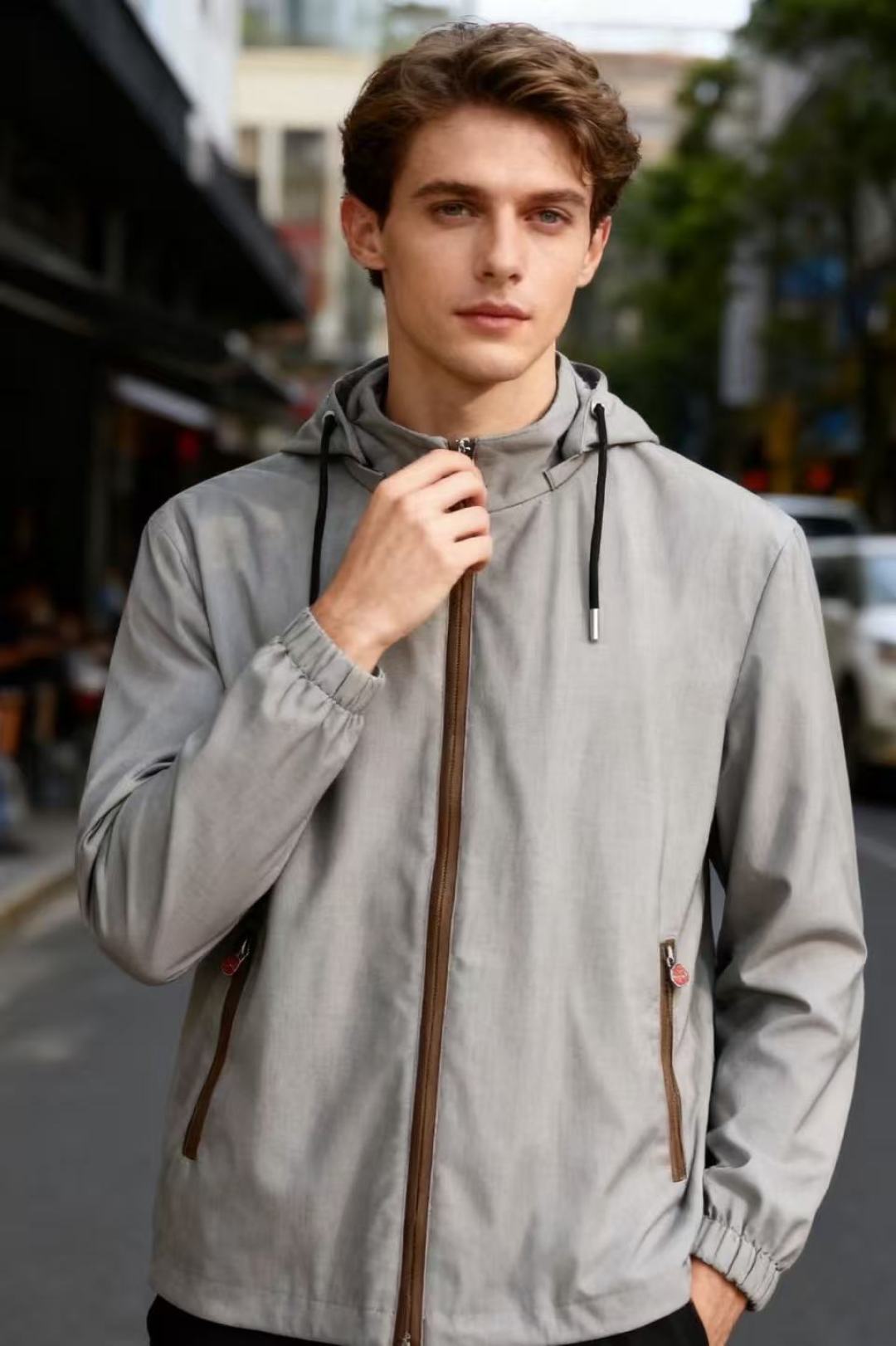 NO:600891,kiton. 2026 new autumn fashion men's hooded jacket, luxury brand classic logo design, advanced customization, anyone can drive easily, using imported high-end comfortable windproof fabric, soft, comfortable and stylish, luxury fashion craft style, order from foreign trade company, produced by domestic first-line OEM factory, customized high-density fabric, luxurious classic design, fashion essential item!  All three standards are complete!  Highly recommended to buy!  Counter sizes M-3XL, shipped the next day!  ,,jackets & coats,hats,alexander wang19860909kiton. 2026秋季新款时尚男士连帽夹克奢华品牌经典logo设计高级定制 任何人都可以轻松驾驶 采用进口高档舒适防风面料 手软舒适有型奢华时尚工艺款式,外贸公司订单,国内一线代工厂出品,订制高密度面料,奢华经典设计,时尚必备单品！三标齐全！强烈推荐购入！专柜尺码M-3XL,隔天出货！,,jackets & coats,hats,alexander wang,Men's clothing