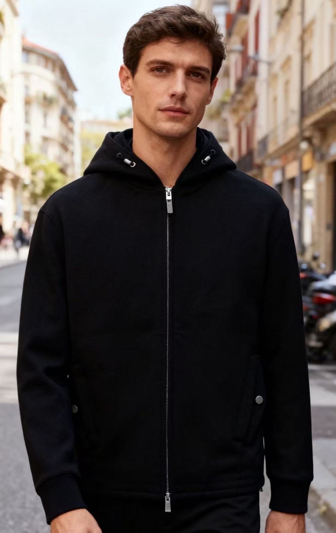 NO:613216,LP. The new 2025 autumn and winter hooded zipper jacket is made of fine-textured wool blended fabric. It is matched with luxurious classic brand elements to present a high-end solid color texture. The full zipper placket and hooded design are both practical and elegant. The pockets on both sides of the body and the ribbed edge details highlight the exquisite craftsmanship. The overall style is simple and elegant, suitable for autumn and winter commuting and leisure occasions, showing a low-key and luxurious dressing taste!  Sizes 48-56, shipped next day!  ,,loro piana,jackets & coats,hats,alexander wang19860909LP. 2025秋冬新款连帽拉链外套,采用质感细腻的羊毛混纺面料,奢华经典品牌元素搭配呈现出高级的纯色质感,全拉链开襟与连帽设计兼具实用性与优雅感,衣身两侧口袋与罗纹收边细节彰显精致工艺,整体风格简约大气,适配秋冬通勤与休闲场合,尽显低调奢华的穿搭品味！尺码48-56,隔天出货！,,loro piana,jackets & coats,hats,alexander wang,Men's clothing