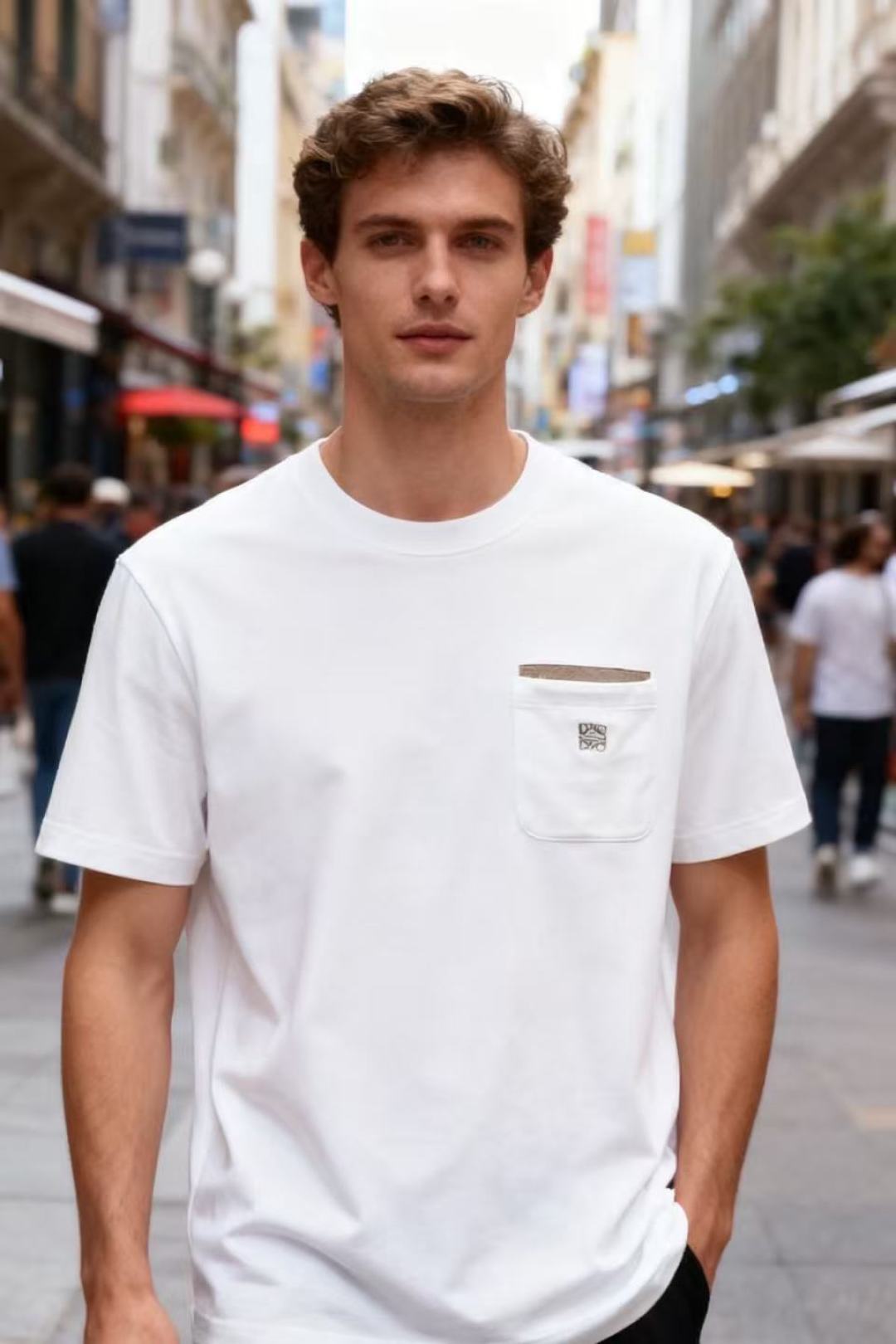 NO:610820,Loewe. 2025 autumn new style!  Fashionable men's round neck short sleeves are made of imported comfortable and warm cotton fabric, a versatile tool that is indispensable in the wardrobe. It is a rare type on the market, soft and skin-friendly, and has a luxurious classic customized logo design. It is self-recognizable and flaunts its identity, both inside and outside. It combines warmth and comfort, has an excellent skin-friendly feel, and has a good-looking color scheme that perfectly interprets the temperament of an urban man!  !  Must-have counter sizes for autumn and winter, M-5XL, shipped the next day!  ,,loewe,T-shirt,alexander wang19860909罗意威. 2025秋季新款！时尚男士圆领短袖采用进口舒适保暖棉面料衣橱里不可或缺的百搭利器,市面罕见类型,柔软亲肤,奢华经典定制logo设计 自带辨识度 标榜身份,内外兼修 集保暖与舒适于一身,亲肤感极佳,配色日常又好看,完美诠释都市型男气质！！秋冬必备专柜尺码M-5XL,隔天出货！,,loewe,T-shirt,alexander wang,Men's clothing