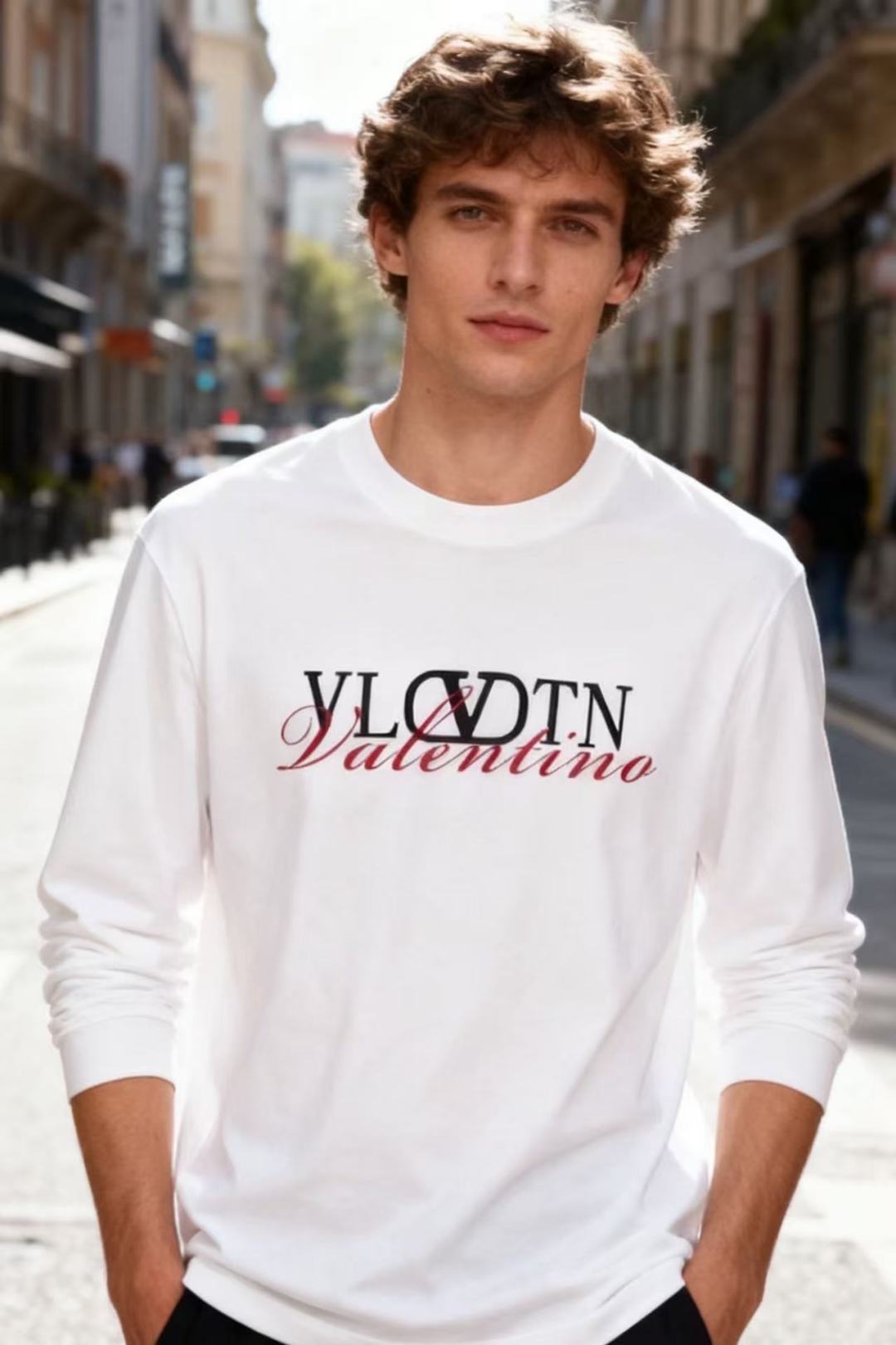 NO:610840,Valentino. 2025 autumn new style!  Fashionable men's round neck sweatshirt is made of comfortable and warm fabrics, with a simple and elegant round neck design and a luxury brand's customized letter LOGO design on the chest!  The overall presentation is a men's casual sweatshirt style that combines fashion and texture, suitable for creating light luxury casual or urban fashion wear. A must-have item for trendy men!  Sizes M-5XL, shipped next day!  ,,valentino,hoodie,sweatshirts,alexander wang19860909华伦天奴. 2025秋季新款！时尚男士圆领卫衣采用舒适保暖面料,圆领设计简约大方,胸前奢华品牌定制字母LOGO设计！整体呈现出兼具时尚与质感的男士休闲卫衣样式,适合打造轻奢休闲或都市时尚穿搭.潮男必备单品！尺码M-5XL,隔天出货！,,valentino,hoodie,sweatshirts,alexander wang,Men's clothing