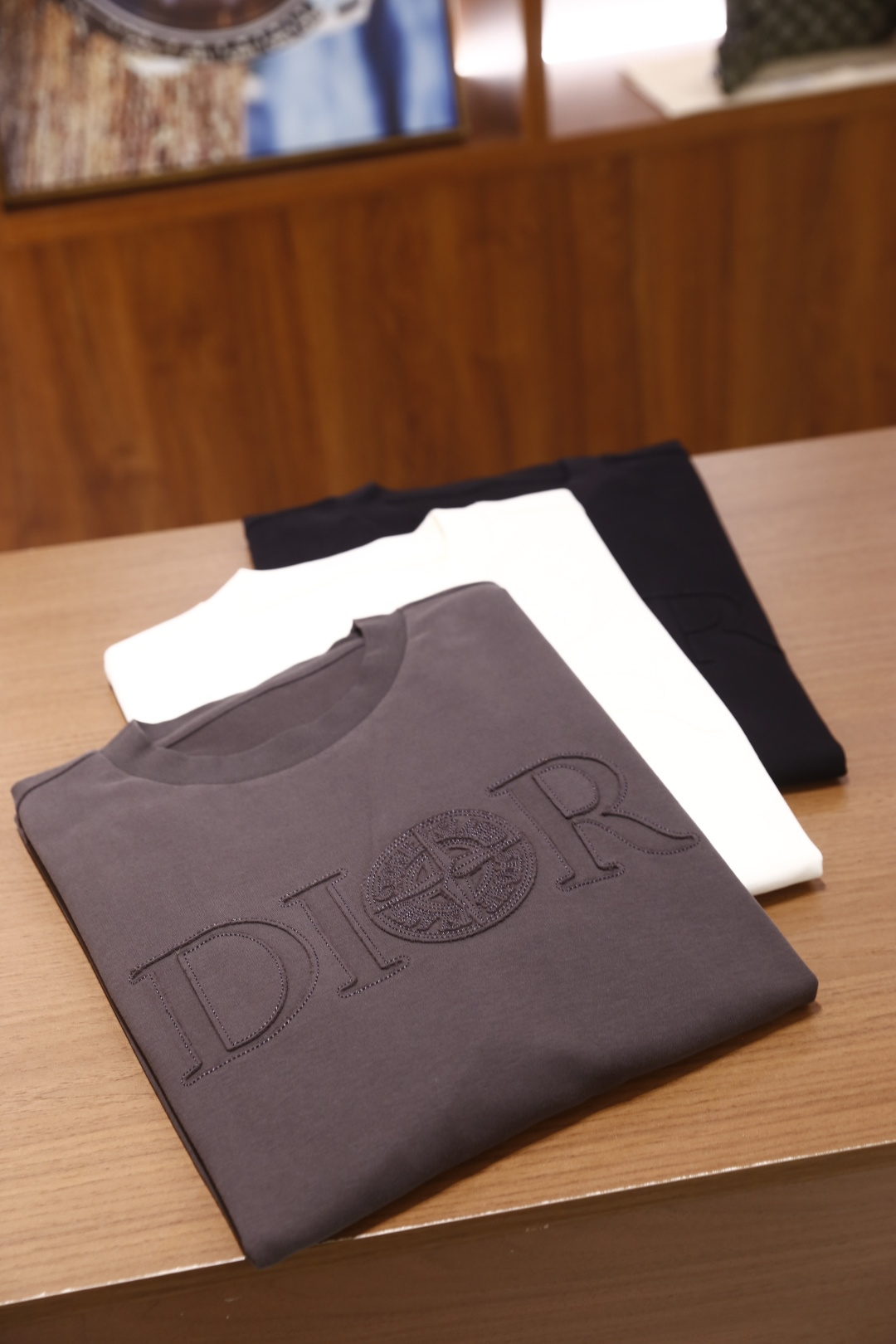 🔥迪奥/Christian D*or.2025秋冬新款男士长袖卫衣🆕经典圆领设计！采用舒适保暖面料！上身