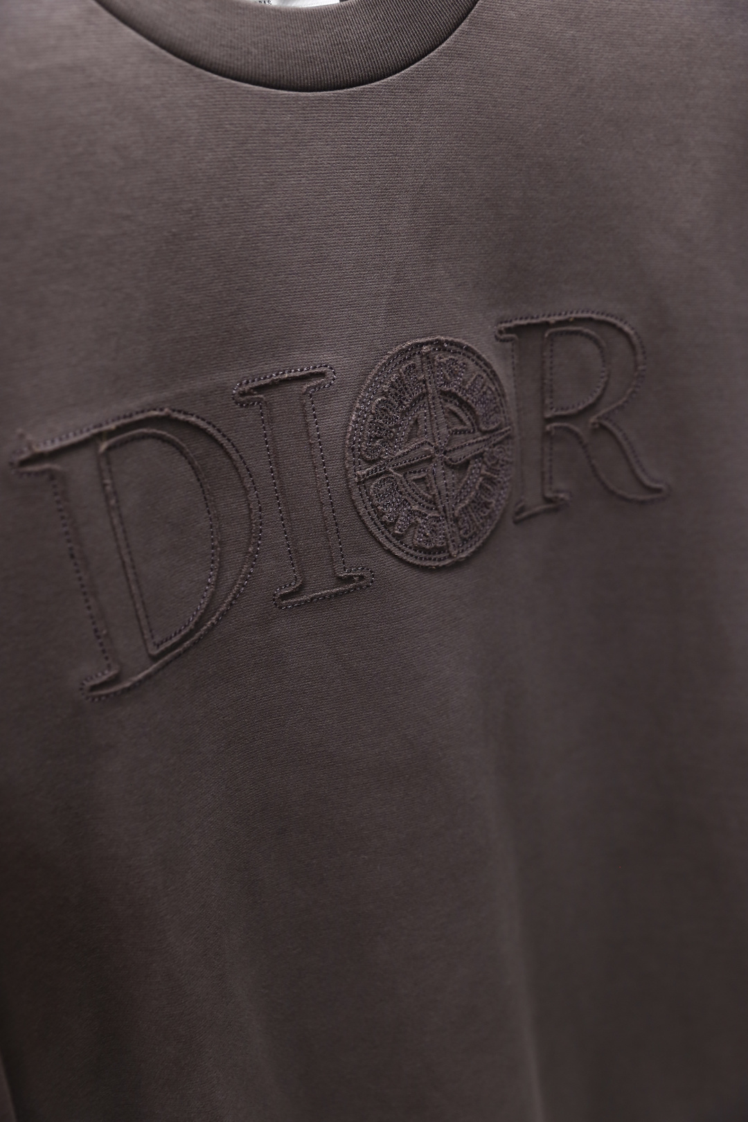 🔥迪奥/Christian D*or.2025秋冬新款男士长袖卫衣🆕经典圆领设计！采用舒适保暖面料！上身