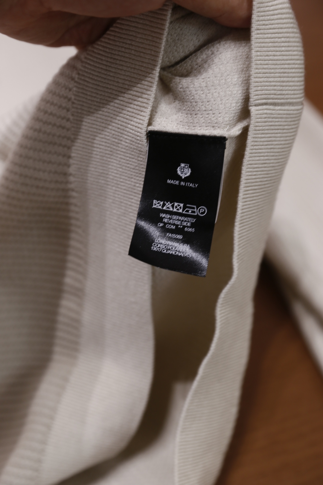 🔥lP🆕.2025秋季新品男士长袖羊毛衫👍🏼独家呈现！奢华品牌LOGO搭配✅超级百搭极符合美学基调的一款