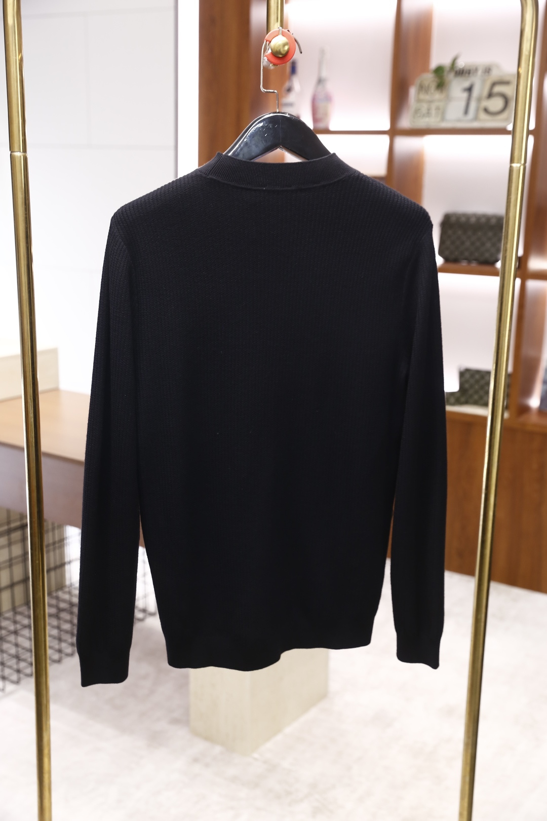 🔥lP🆕.2025秋季新品男士长袖羊毛衫👍🏼独家呈现！奢华品牌LOGO搭配✅超级百搭极符合美学基调的一款