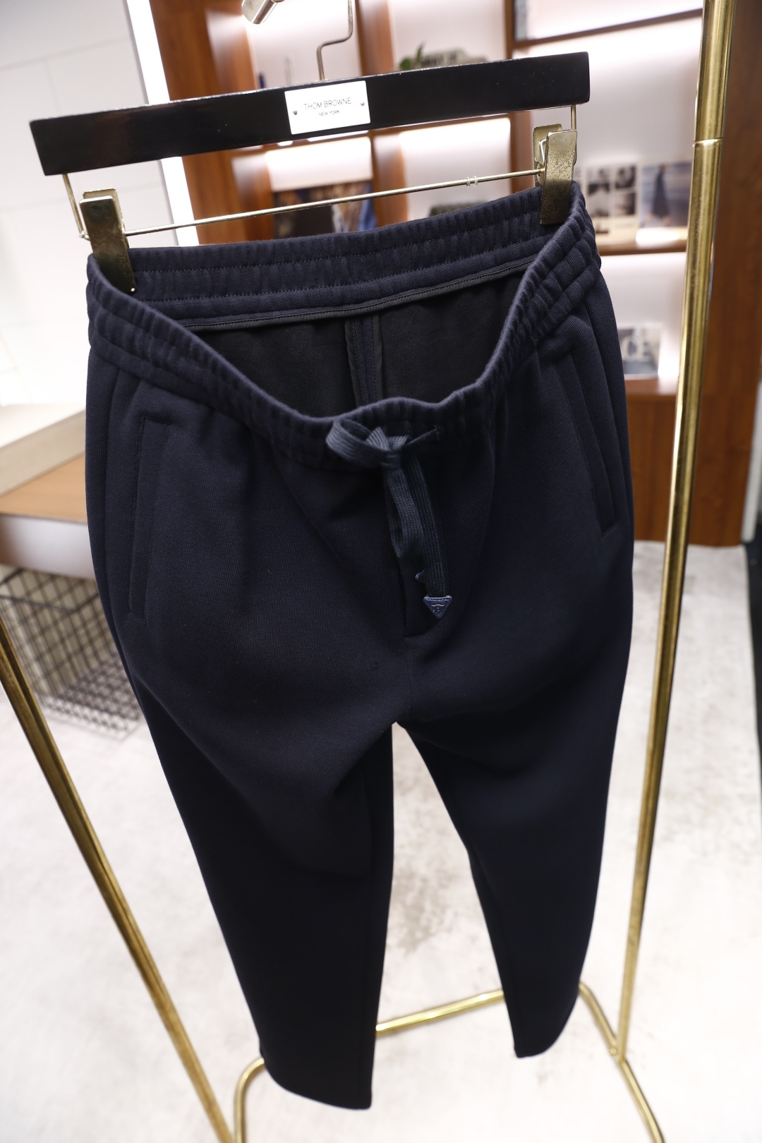 🔥普拉*/Pr*da.25秋季新品时尚男士休闲卫裤，采用进口高档顶级定制棉面料，奢华经典品牌三角标log