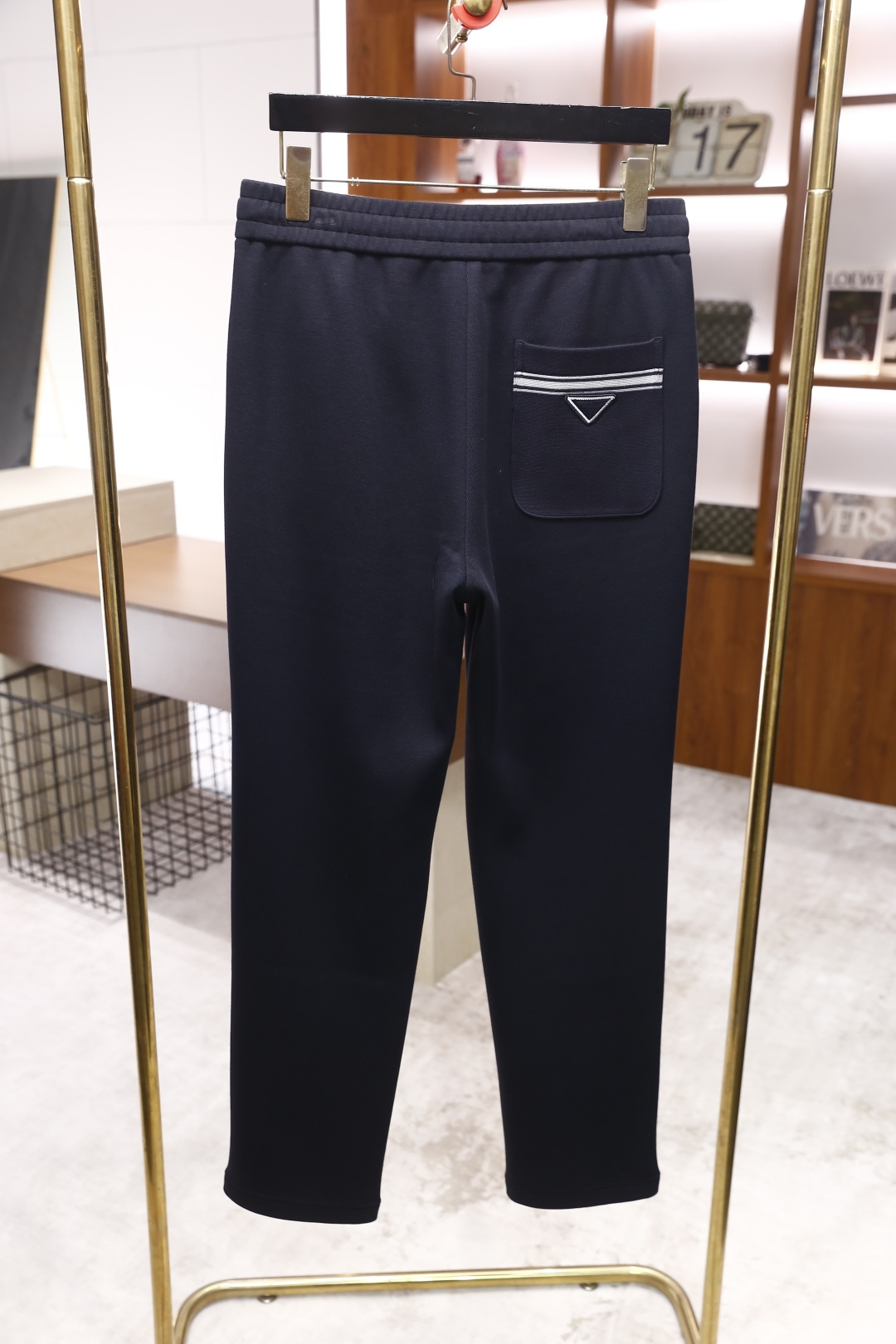 🔥普拉*/Pr*da.25秋季新品时尚男士休闲卫裤，采用进口高档顶级定制棉面料，奢华经典品牌三角标log