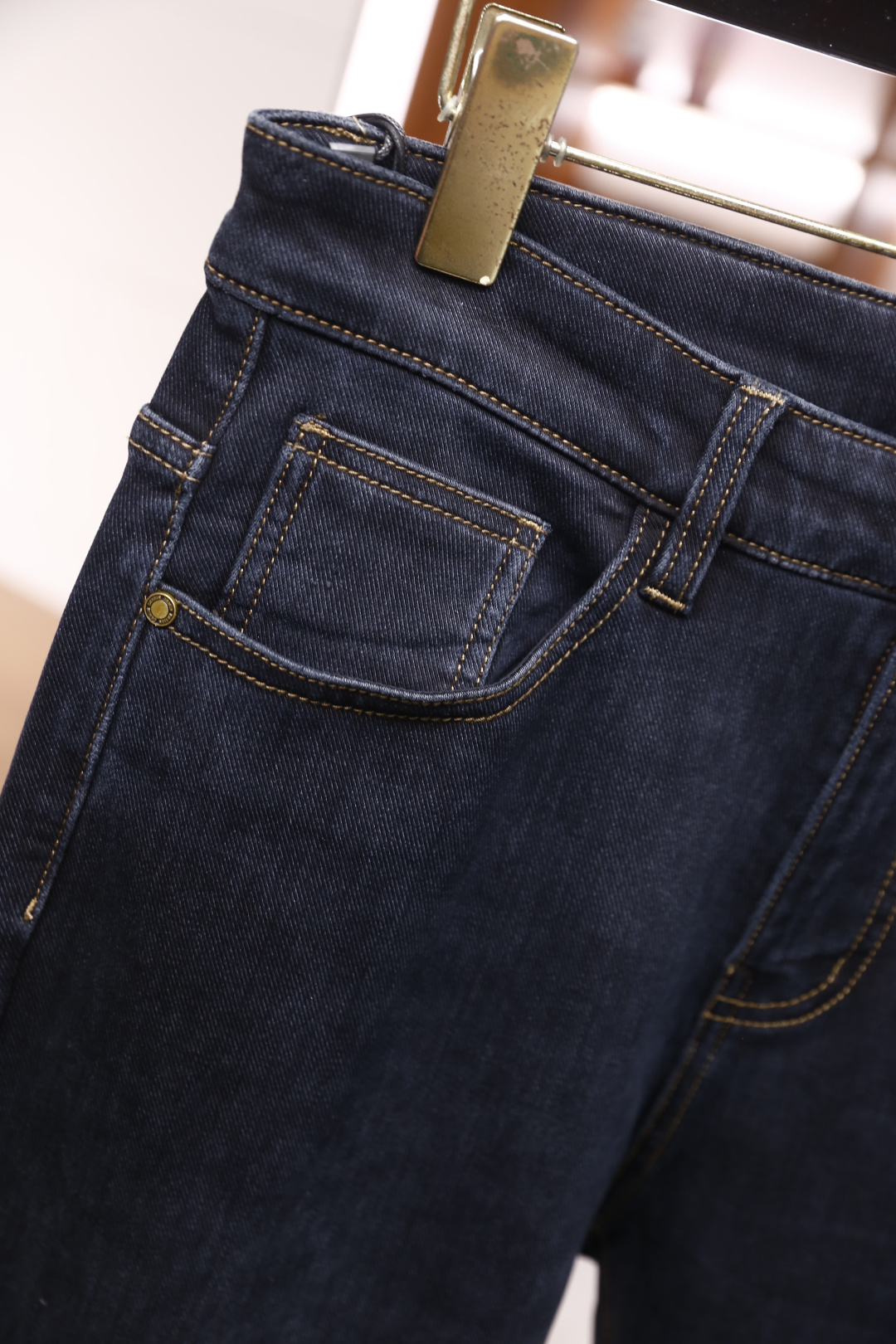 🔥西太后.25秋季新品时尚男士牛仔裤👖采用客供水洗弹力牛仔裤！奢华经典品牌Logo设计！时尚潮流因此已成