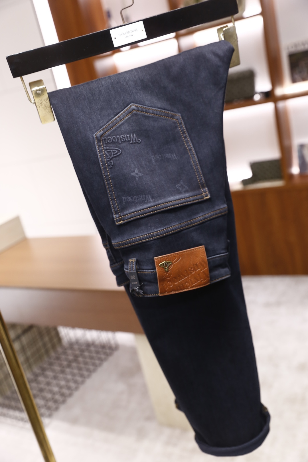 🔥西太后.25秋季新品时尚男士牛仔裤👖采用客供水洗弹力牛仔裤！奢华经典品牌Logo设计！时尚潮流因此已成