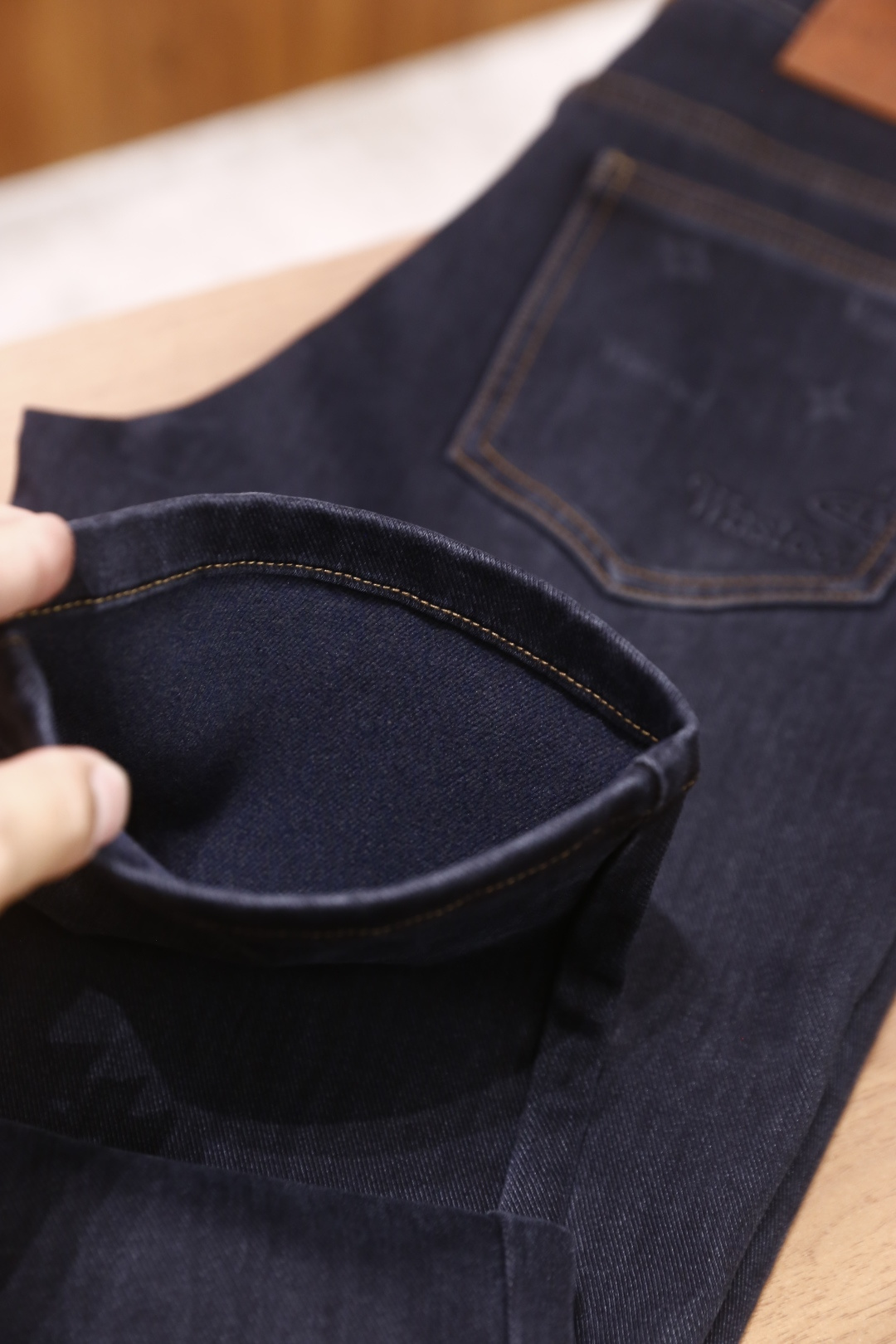 🔥西太后.25秋季新品时尚男士牛仔裤👖采用客供水洗弹力牛仔裤！奢华经典品牌Logo设计！时尚潮流因此已成