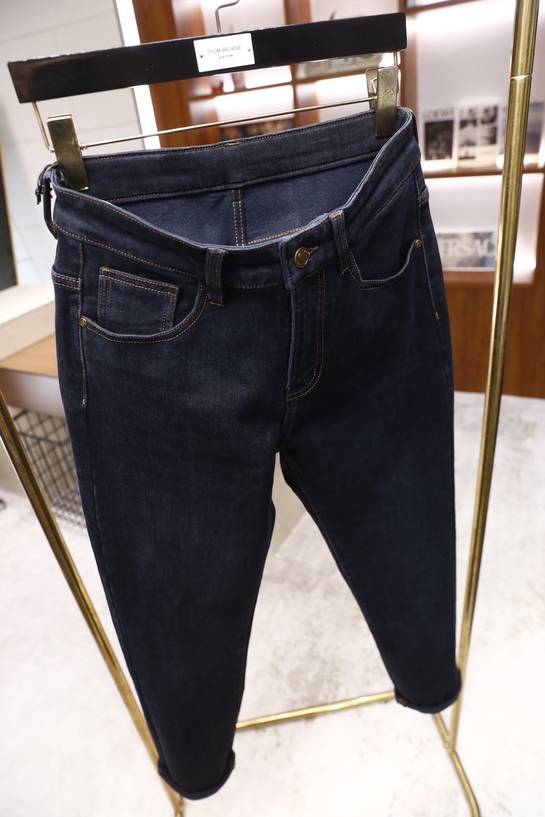 🔥西太后.25秋季新品时尚男士牛仔裤👖采用客供水洗弹力牛仔裤！奢华经典品牌Logo设计！时尚潮流因此已成