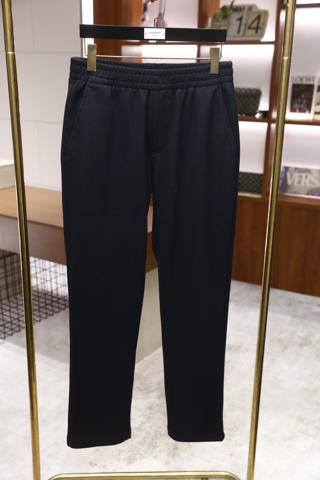 🔥杰尼*/Zeg*a.25秋冬时尚新品男士休闲裤🆕采用舒适保暖面料，奢华经典品牌LOGO元素设计 上身随