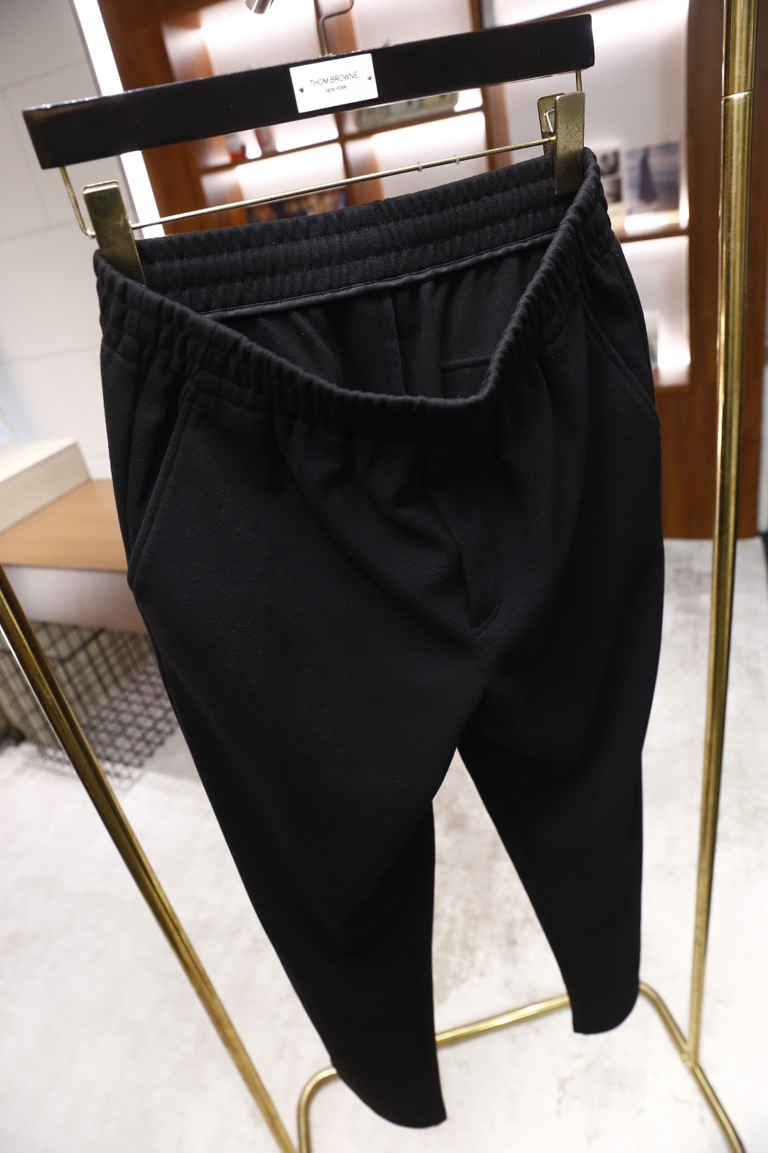 🔥杰尼*/Zeg*a.25秋冬时尚新品男士休闲裤🆕采用舒适保暖面料，奢华经典品牌LOGO元素设计 上身随