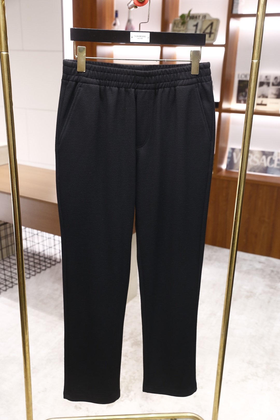 🔥杰尼*/Zeg*a.25秋冬时尚新品男士休闲裤🆕采用舒适保暖面料，奢华经典品牌LOGO元素设计 上身随