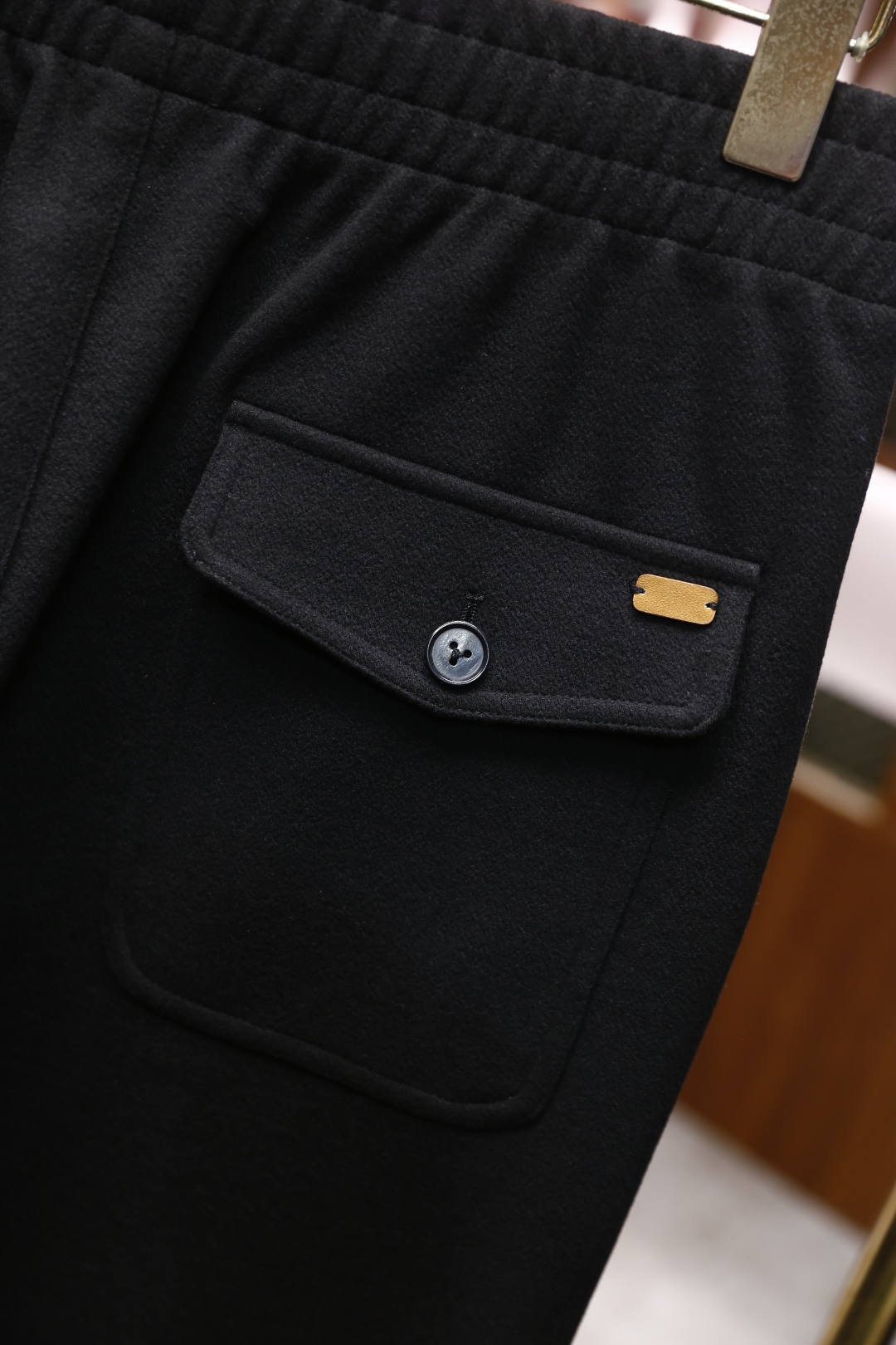 🔥杰尼*/Zeg*a.25秋冬时尚新品男士休闲裤🆕采用舒适保暖面料，奢华经典品牌LOGO元素设计 上身随