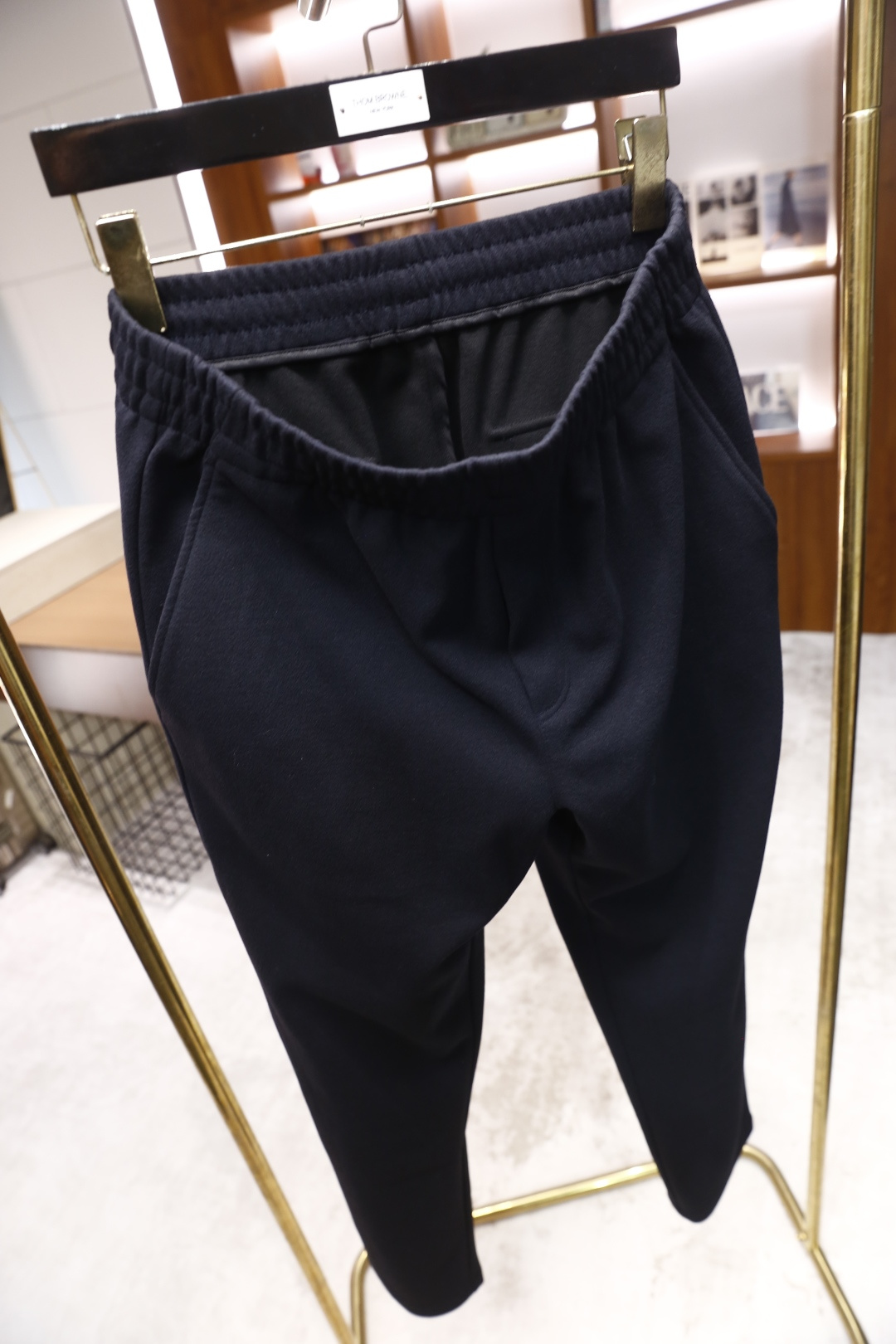 🔥杰尼*/Zeg*a.25秋冬时尚新品男士休闲裤🆕采用舒适保暖面料，奢华经典品牌LOGO元素设计 上身随