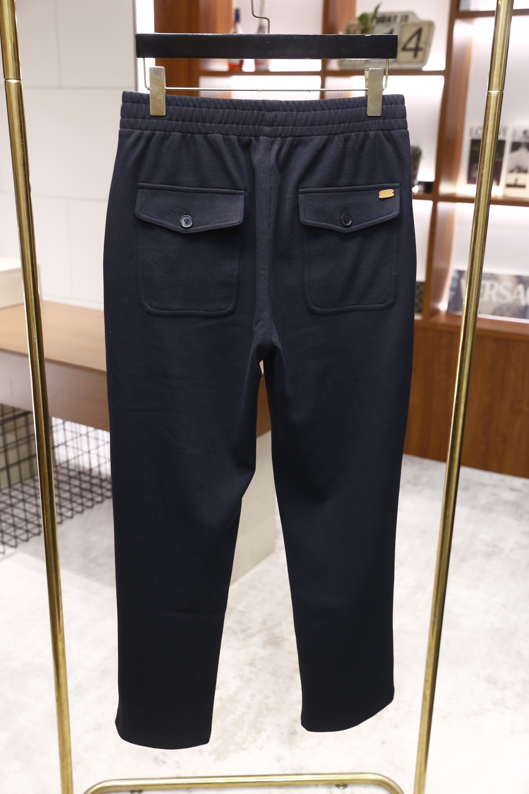 🔥杰尼*/Zeg*a.25秋冬时尚新品男士休闲裤🆕采用舒适保暖面料，奢华经典品牌LOGO元素设计 上身随