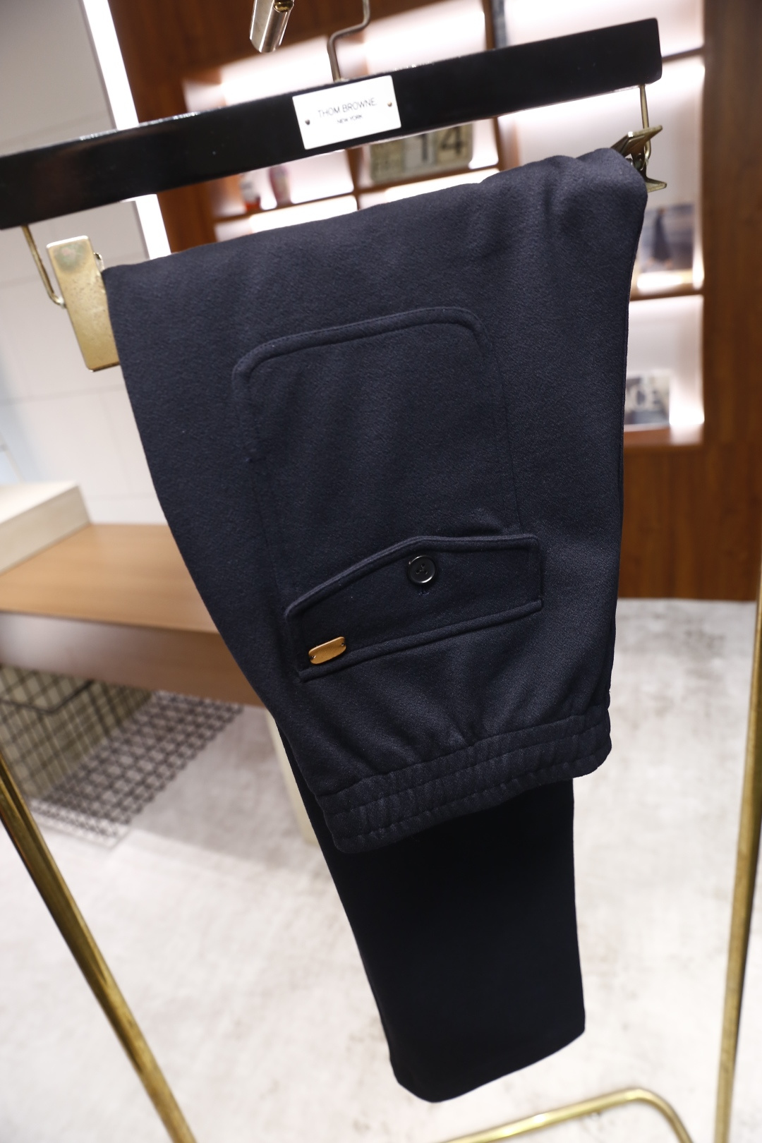 🔥杰尼*/Zeg*a.25秋冬时尚新品男士休闲裤🆕采用舒适保暖面料，奢华经典品牌LOGO元素设计 上身随