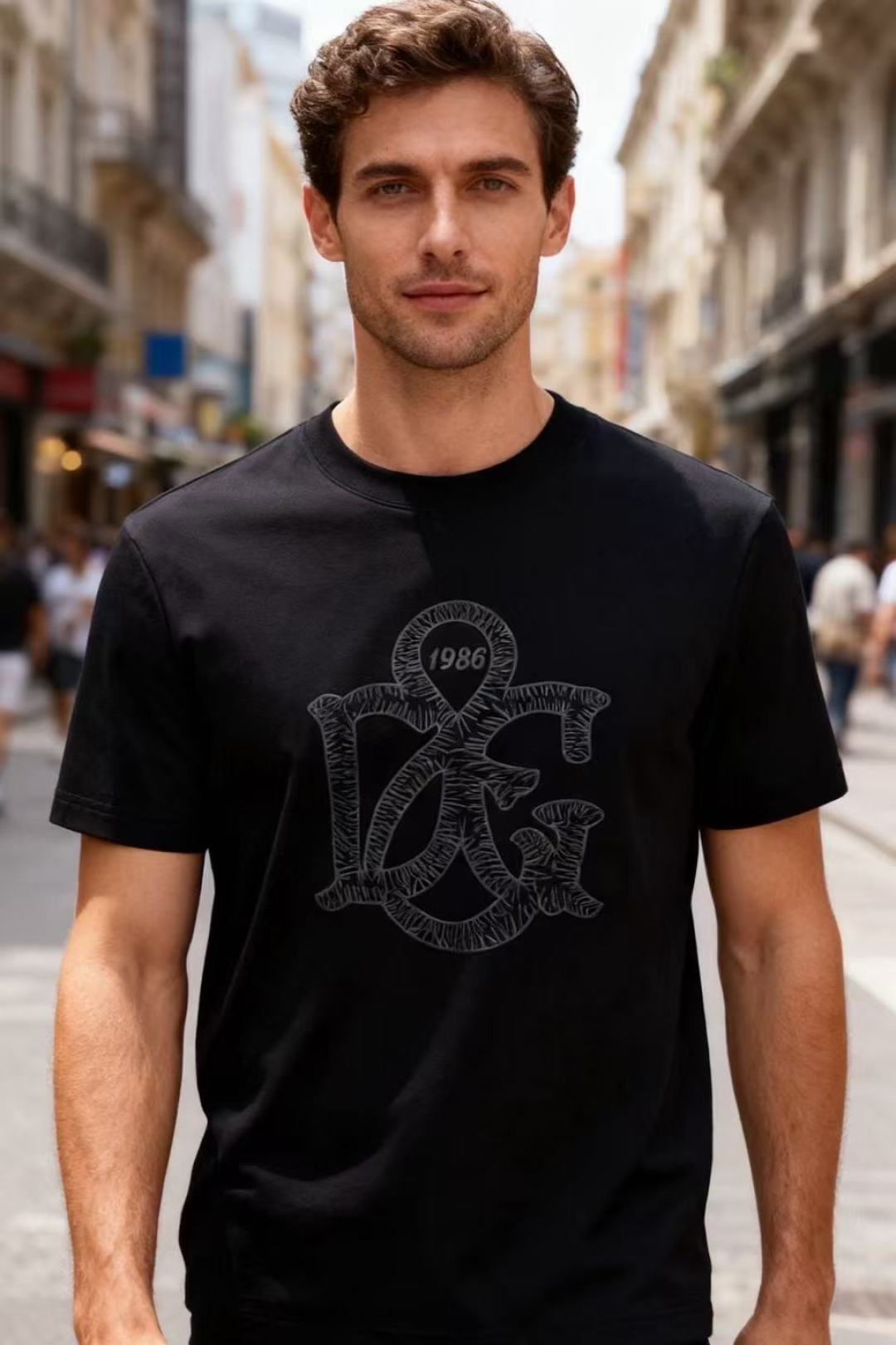 🔥杜嘉班纳/Dolce & Gabbana.2025秋季新款！时尚男士圆领短袖🍃采用进口舒适保暖棉面料👍