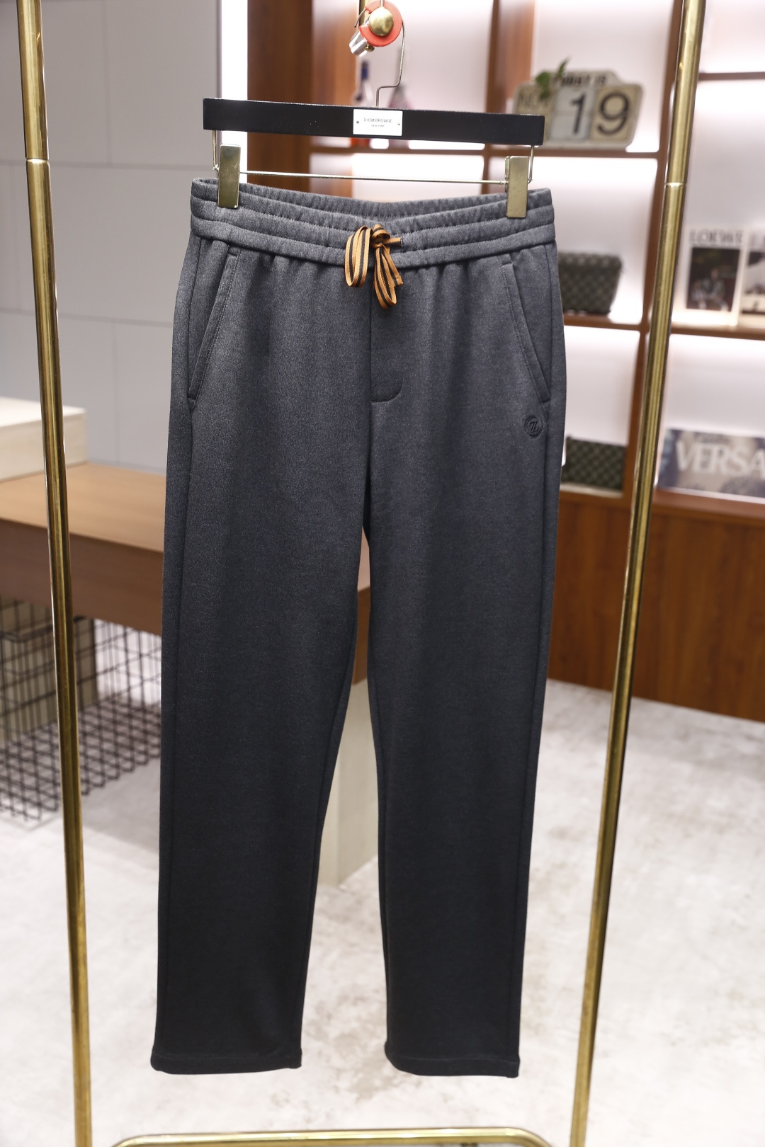 🔥杰尼*/Zeg*a.2025秋冬新款男士休闲裤🆕奢华经典品牌LOGO搭配👍采用舒适保暖棉面料！表面平滑