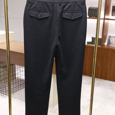 🔥迪奥/Christian Dior.2025秋冬新款!时尚男士百搭休闲裤,采用了质感细腻的混纺面料,呈 🔥迪奥/Christian Dior.2025秋冬新款!时尚男士百搭休闲裤,采用了质感细腻的混纺面料,呈