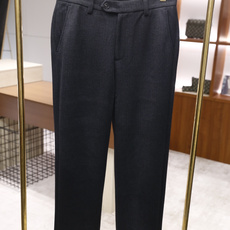 🔥迪奥/Christian Dior.2025秋冬新款!时尚男士百搭休闲裤,采用了质感细腻的混纺面料,呈 🔥迪奥/Christian Dior.2025秋冬新款!时尚男士百搭休闲裤,采用了质感细腻的混纺面料,呈