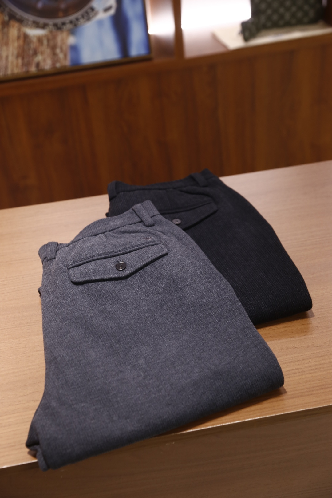 🔥迪奥/Christian Dior.2025秋冬新款！时尚男士百搭休闲裤，采用了质感细腻的混纺面料，呈