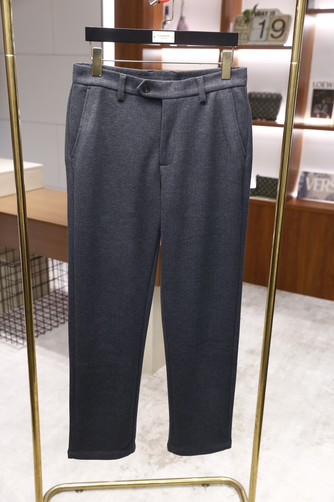 🔥迪奥/Christian Dior.2025秋冬新款！时尚男士百搭休闲裤，采用了质感细腻的混纺面料，呈