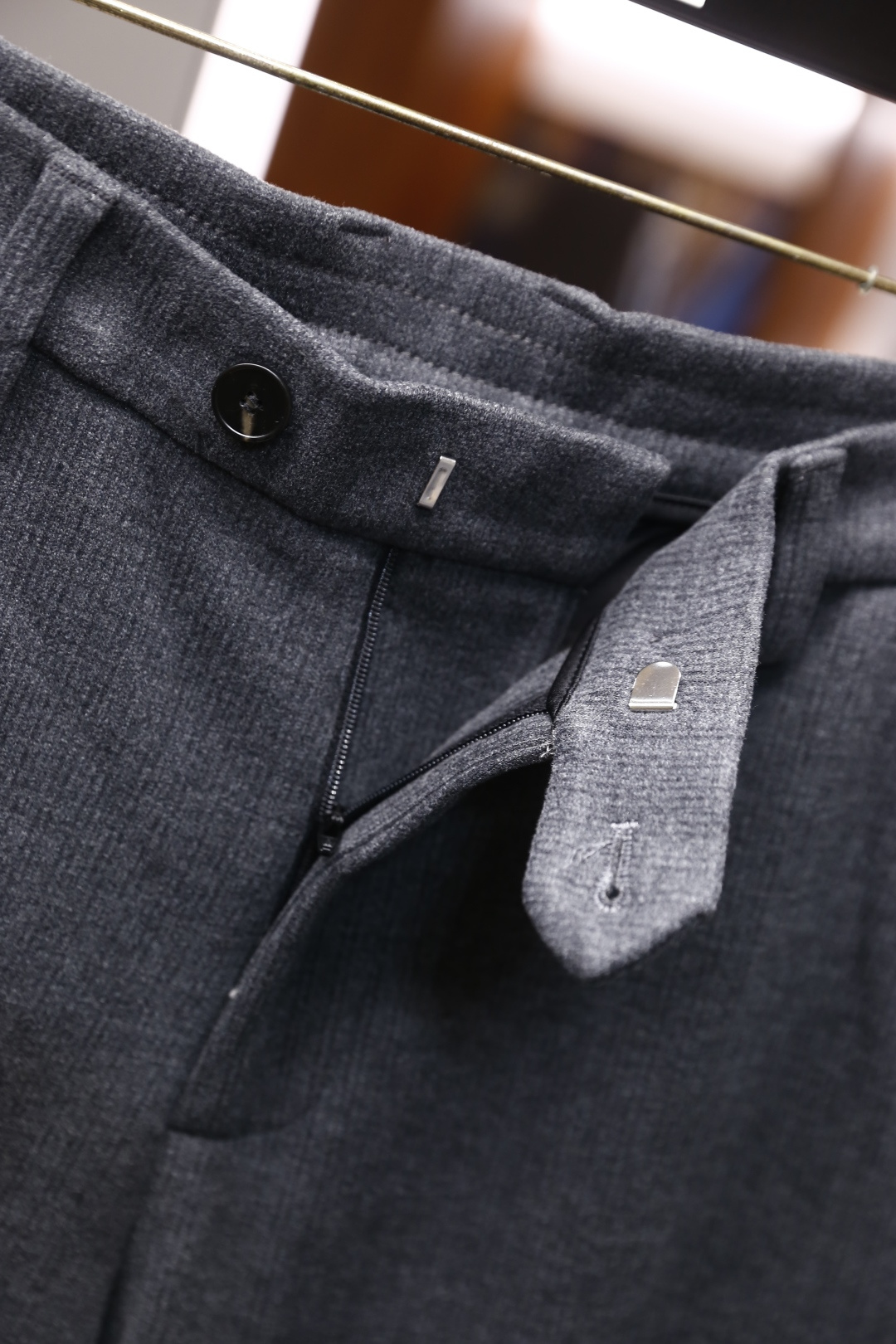 🔥迪奥/Christian Dior.2025秋冬新款！时尚男士百搭休闲裤，采用了质感细腻的混纺面料，呈