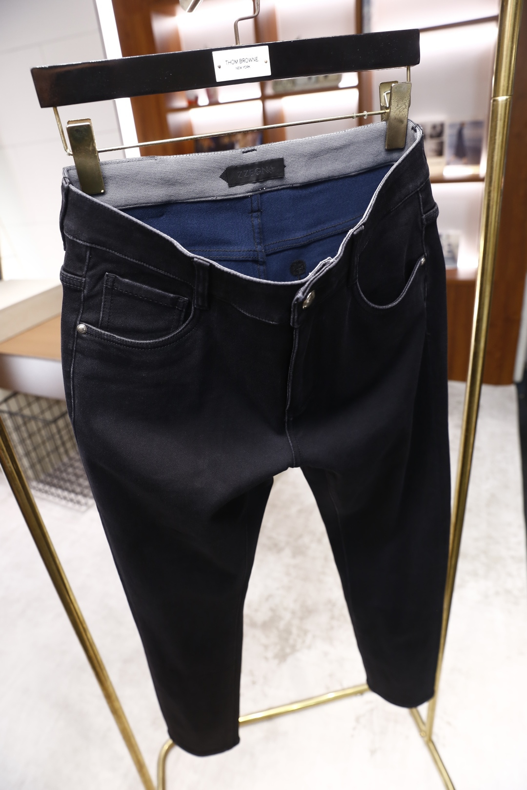 🔥杜嘉班纳.2025秋冬新款！时尚男士百搭牛仔裤👖采用客供水洗弹力牛仔裤！奢华经典Logo设计！时尚潮流