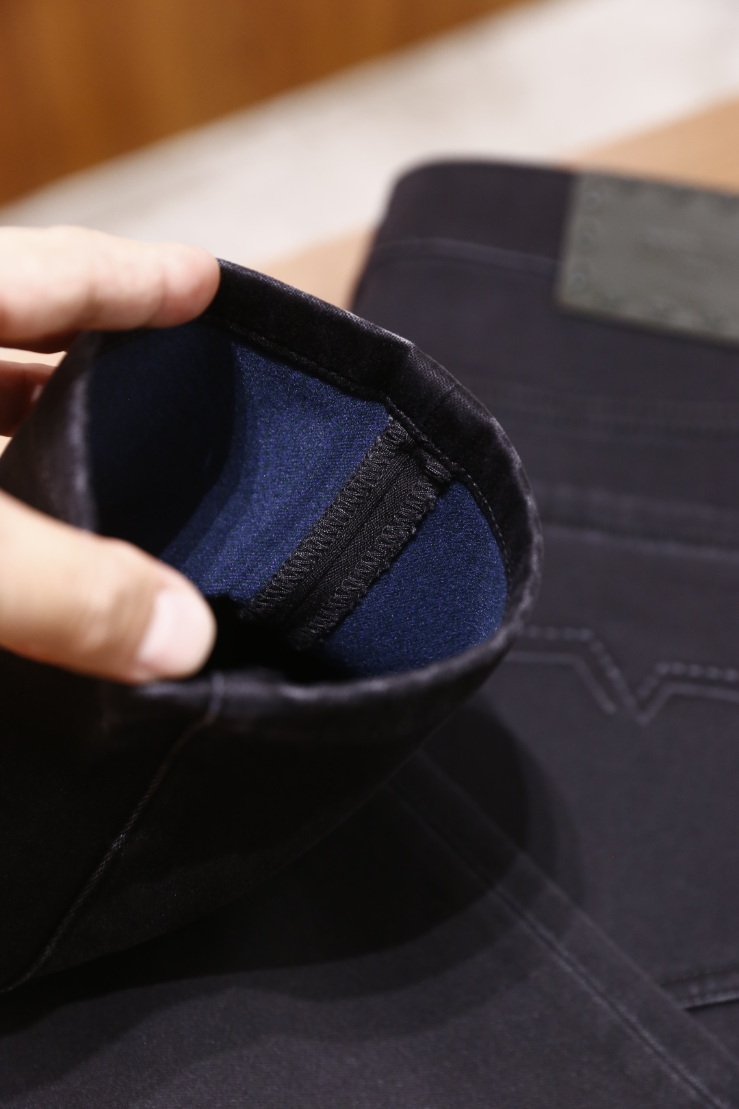 🔥杜嘉班纳.2025秋冬新款！时尚男士百搭牛仔裤👖采用客供水洗弹力牛仔裤！奢华经典Logo设计！时尚潮流