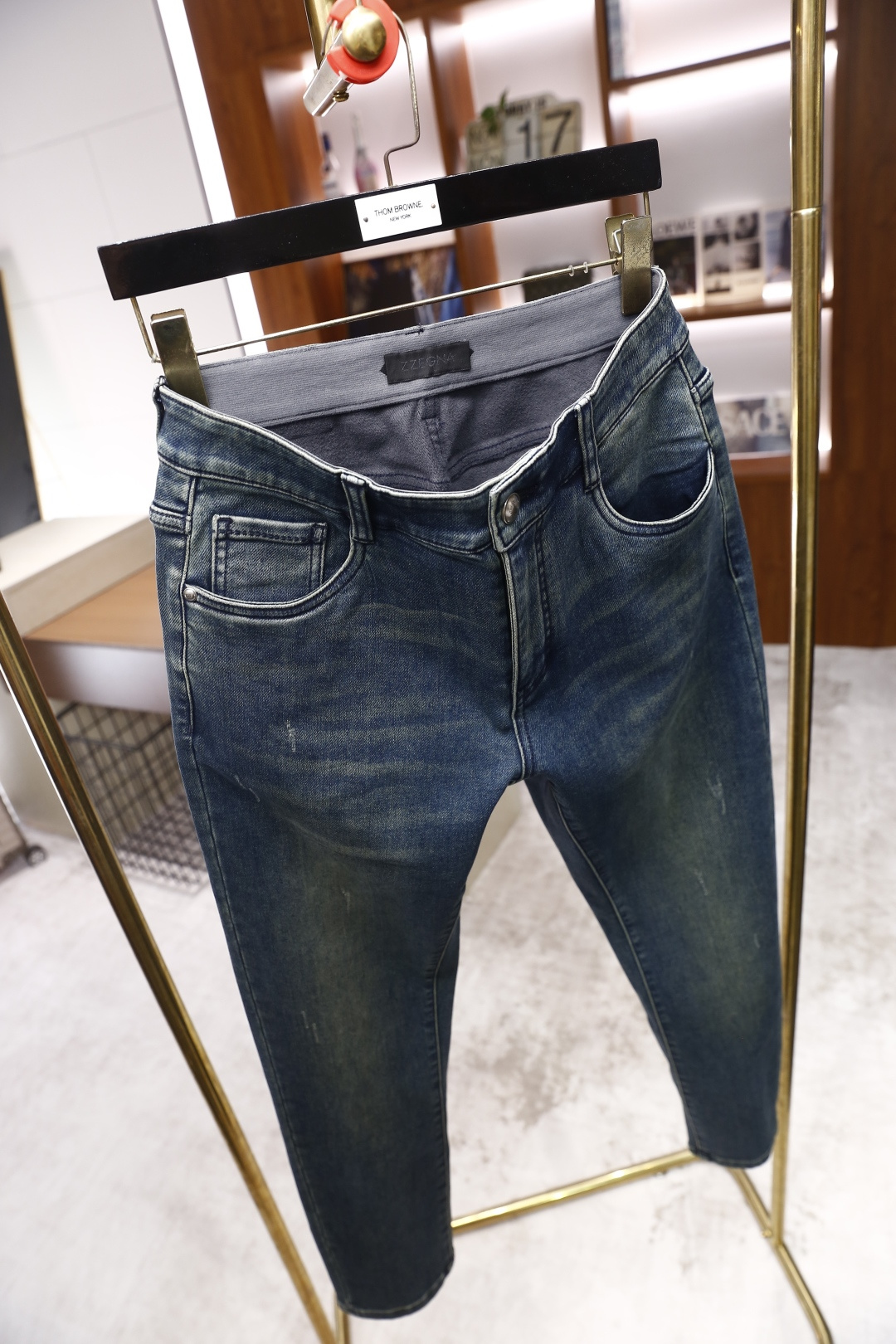 🔥杜嘉班纳.2025秋冬新款！时尚男士百搭牛仔裤👖采用客供水洗弹力牛仔裤！奢华经典Logo设计！时尚潮流