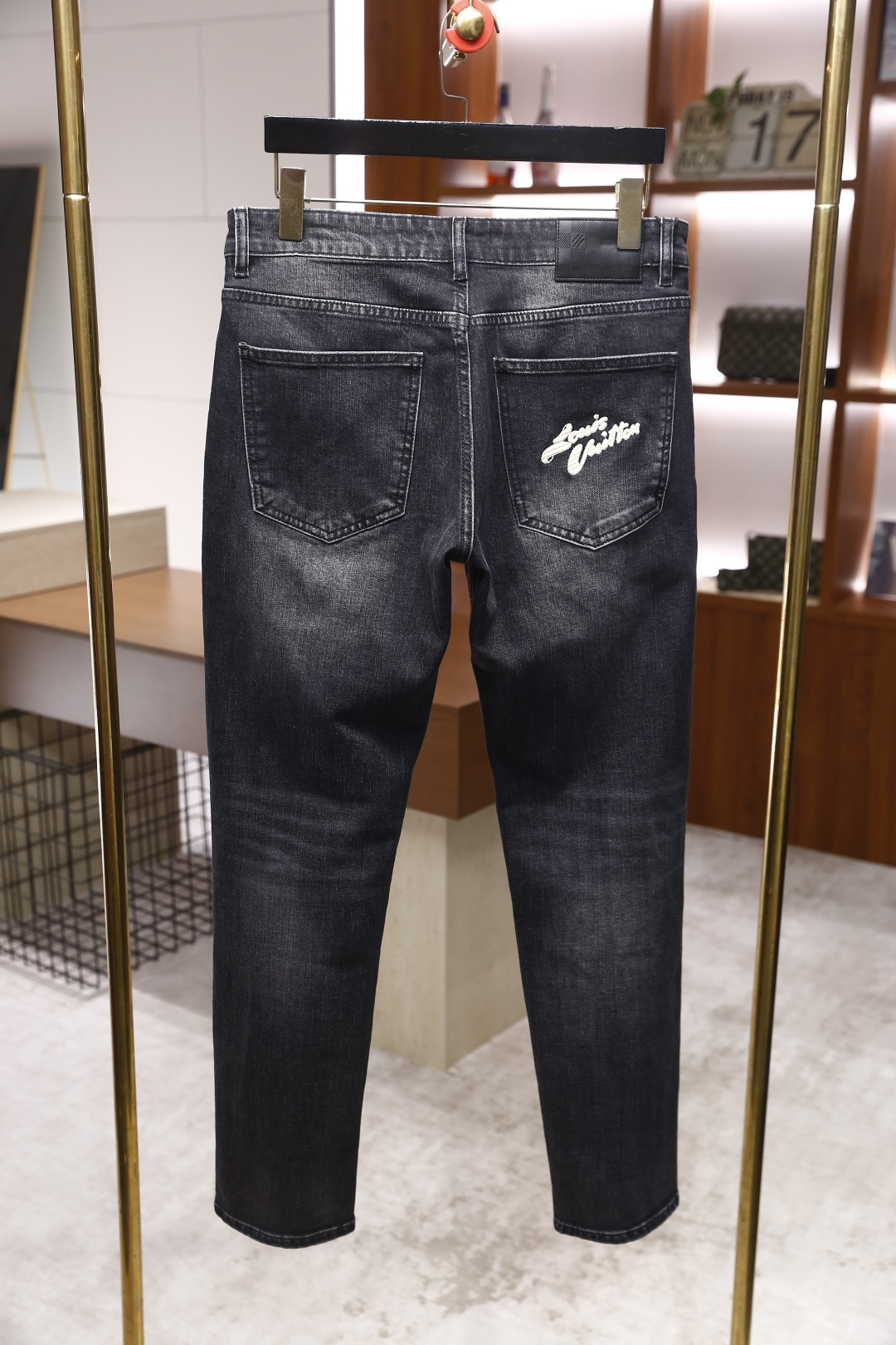 🔥路易威*/Lv.2025秋季新品原单高端男士牛仔裤！奢华经典品牌字母LOGO配饰 身穿着非常舒适 低调